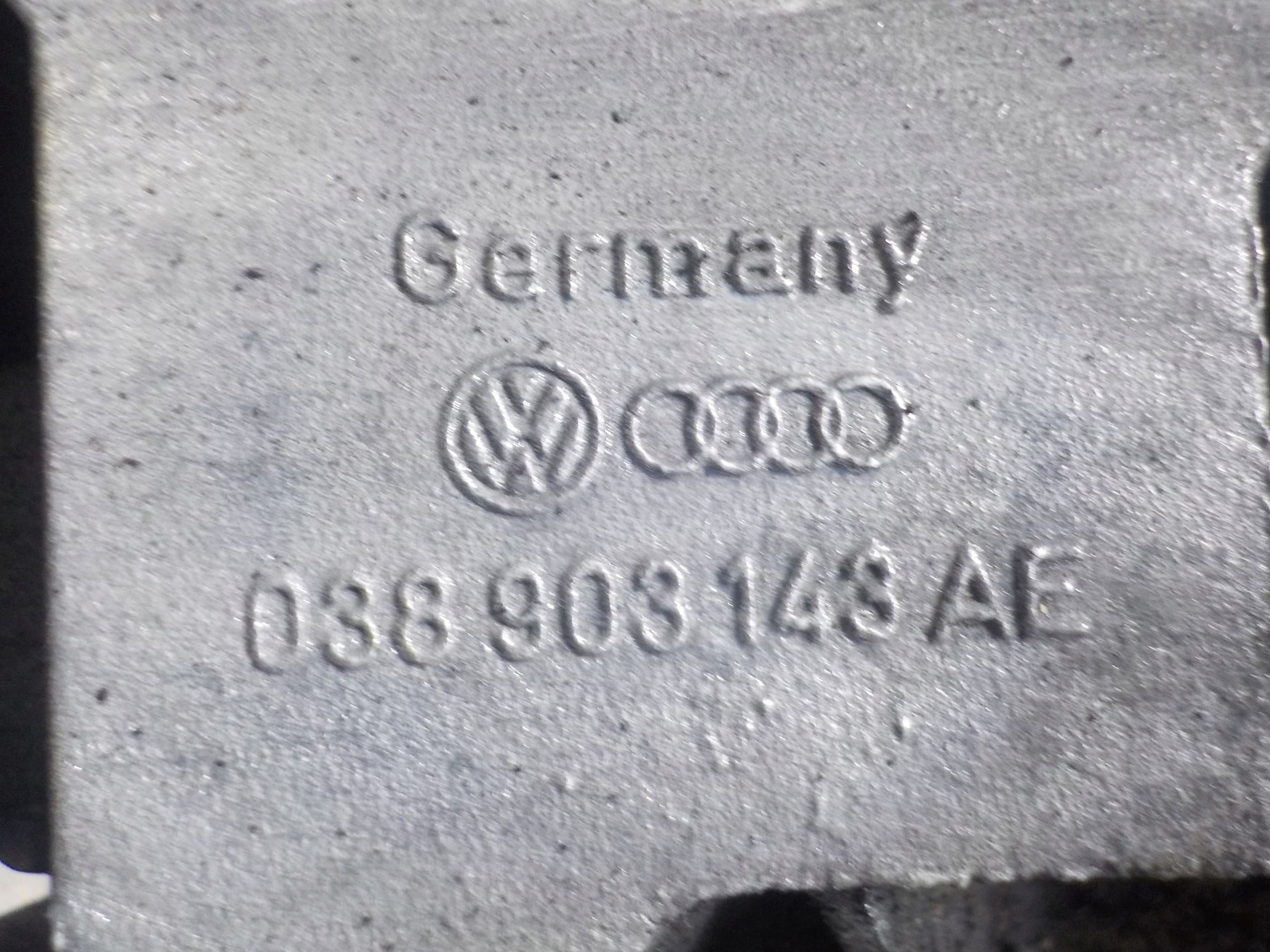 Accesorios de soporte del motor 1.9 TDI Audi A4 B5 038103373R usado 7