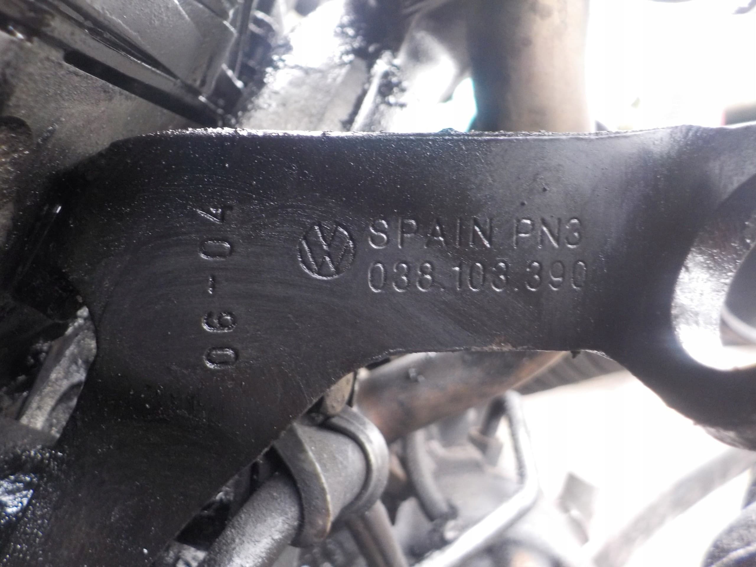 Accesorios de soporte del motor 1.9 TDI Audi A4 B5 038103373R usado 10