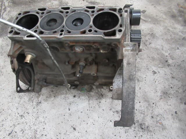 Parte Inferior del Motor Fiat Stilo 1.9 Jtd 115 CV Completo usado 2