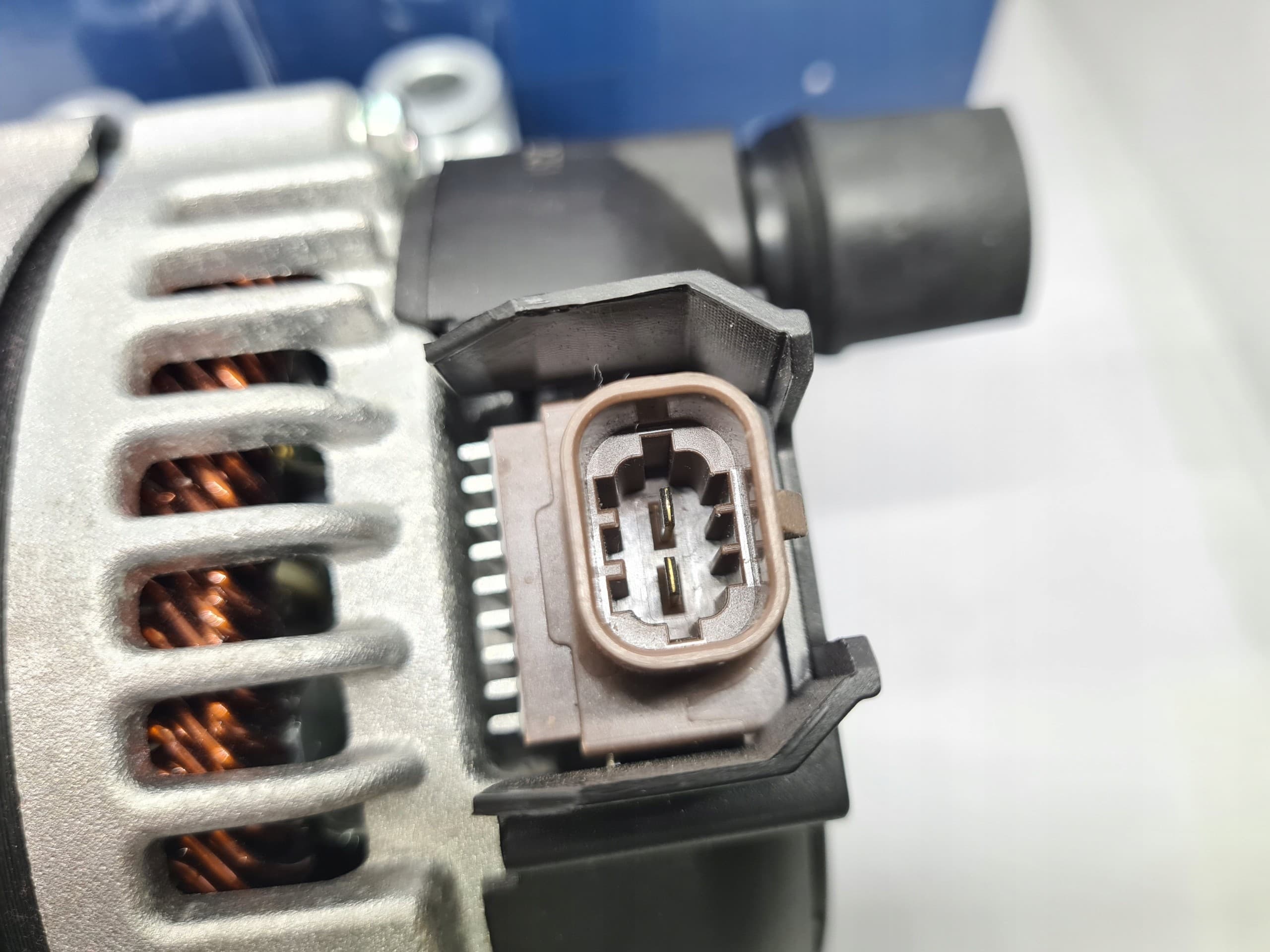 Alternador Denso DAN1331 usado 3