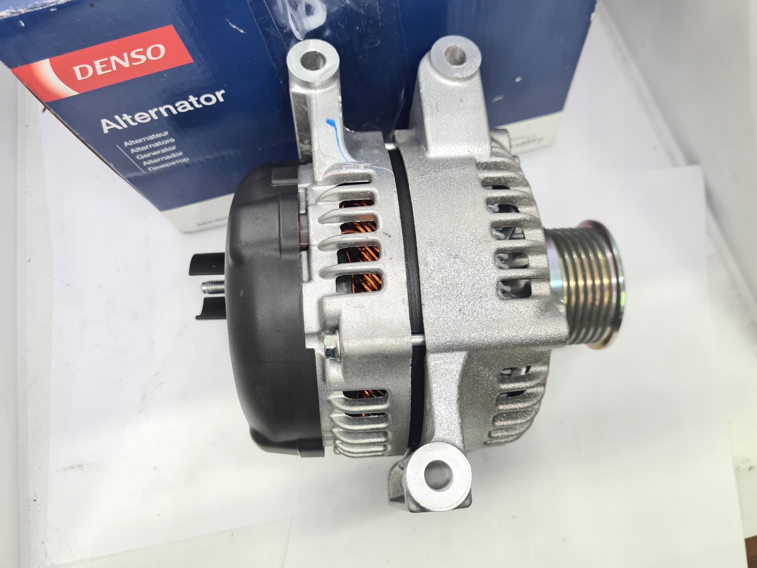 Alternador Denso DAN1331 usado 7