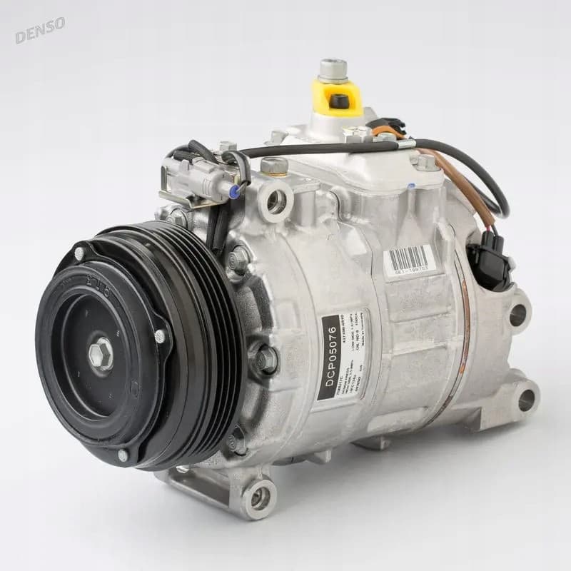Compresor de aire acondicionado Denso DCP05076 usado 4