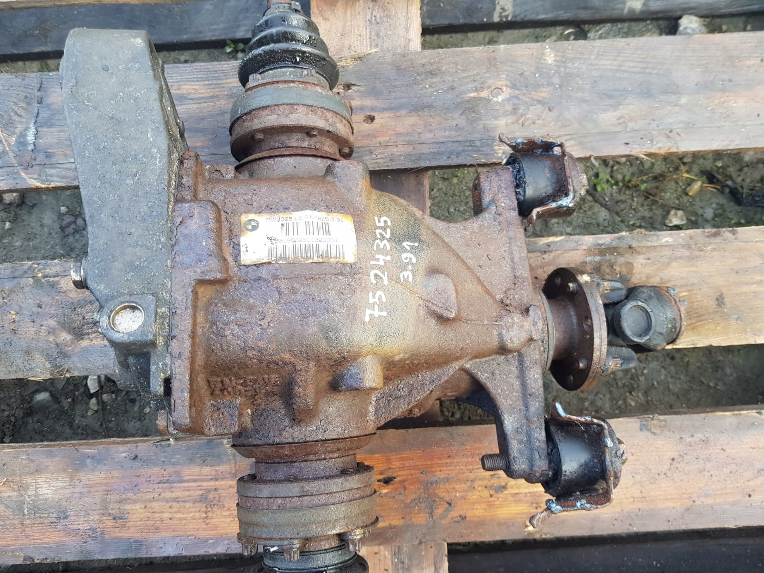 Puente trasero BMW Serie 3 E90 E91 1.6 2.0 N43 7524325 usado