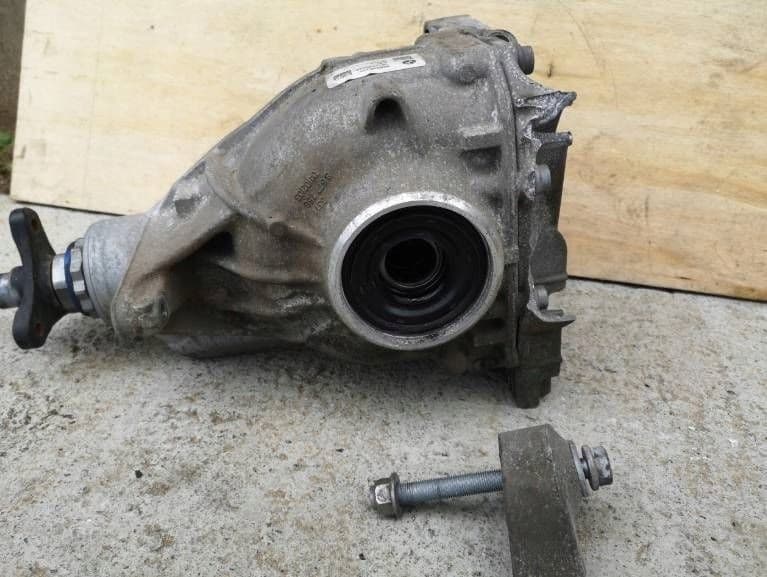 Diferencial Trasero BMW F14 F15 M850iX G30 M550iX 8686983 usado 2