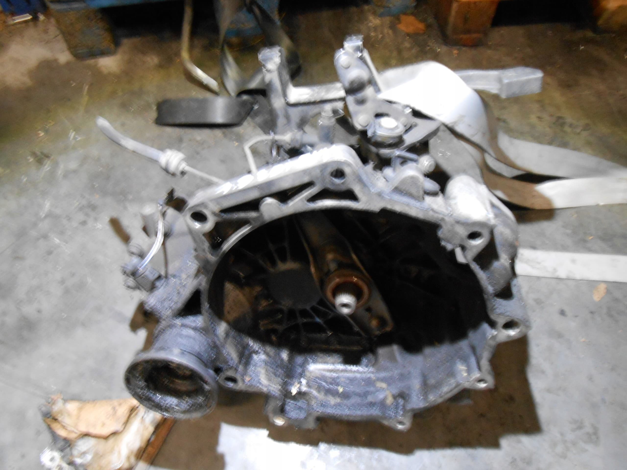 Caja de Cambios Eyy para Skoda Fabia y Seat Ibiza Iii usado 2