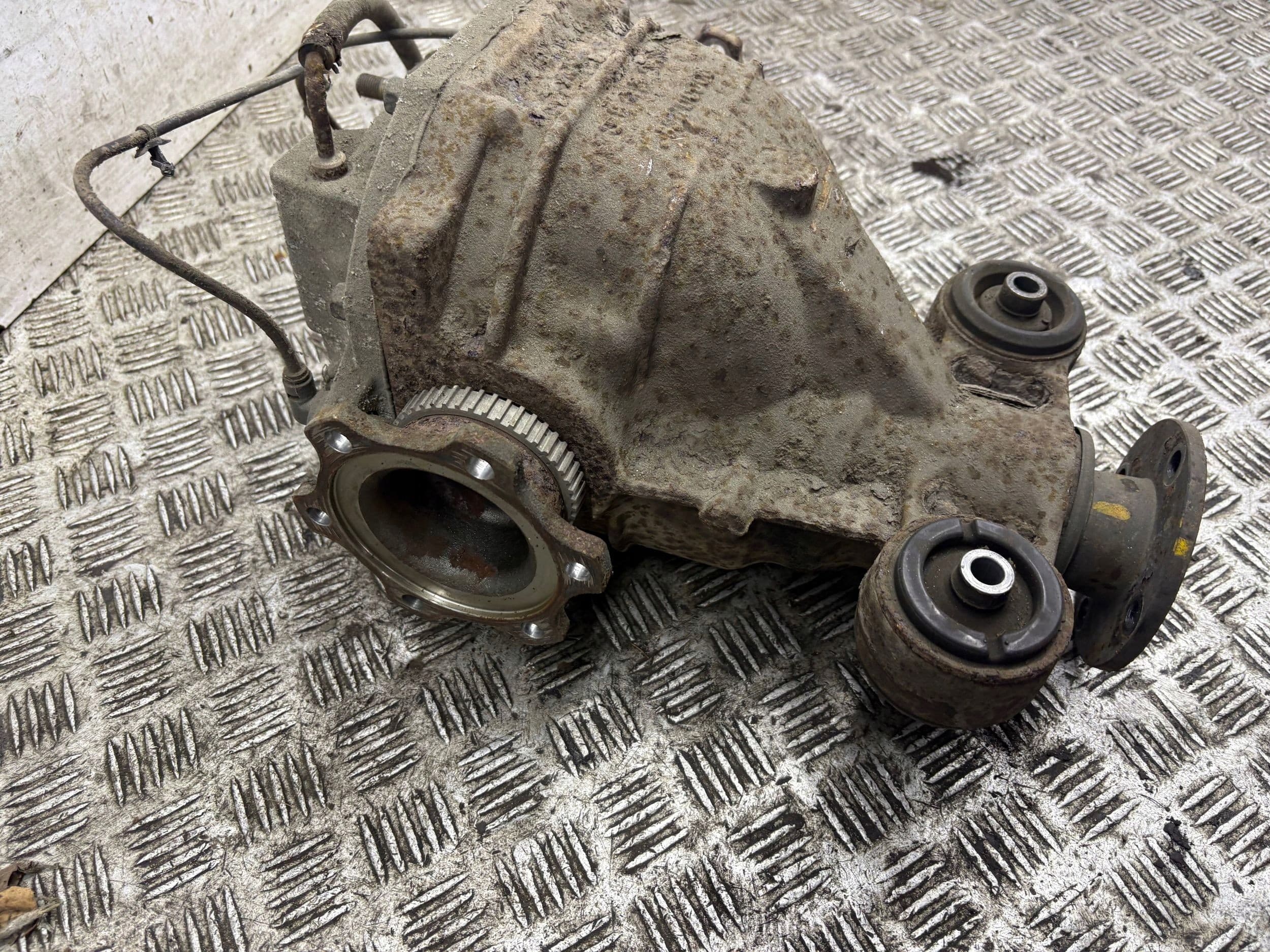 Diferencial trasero Nissan 350Z usado 3