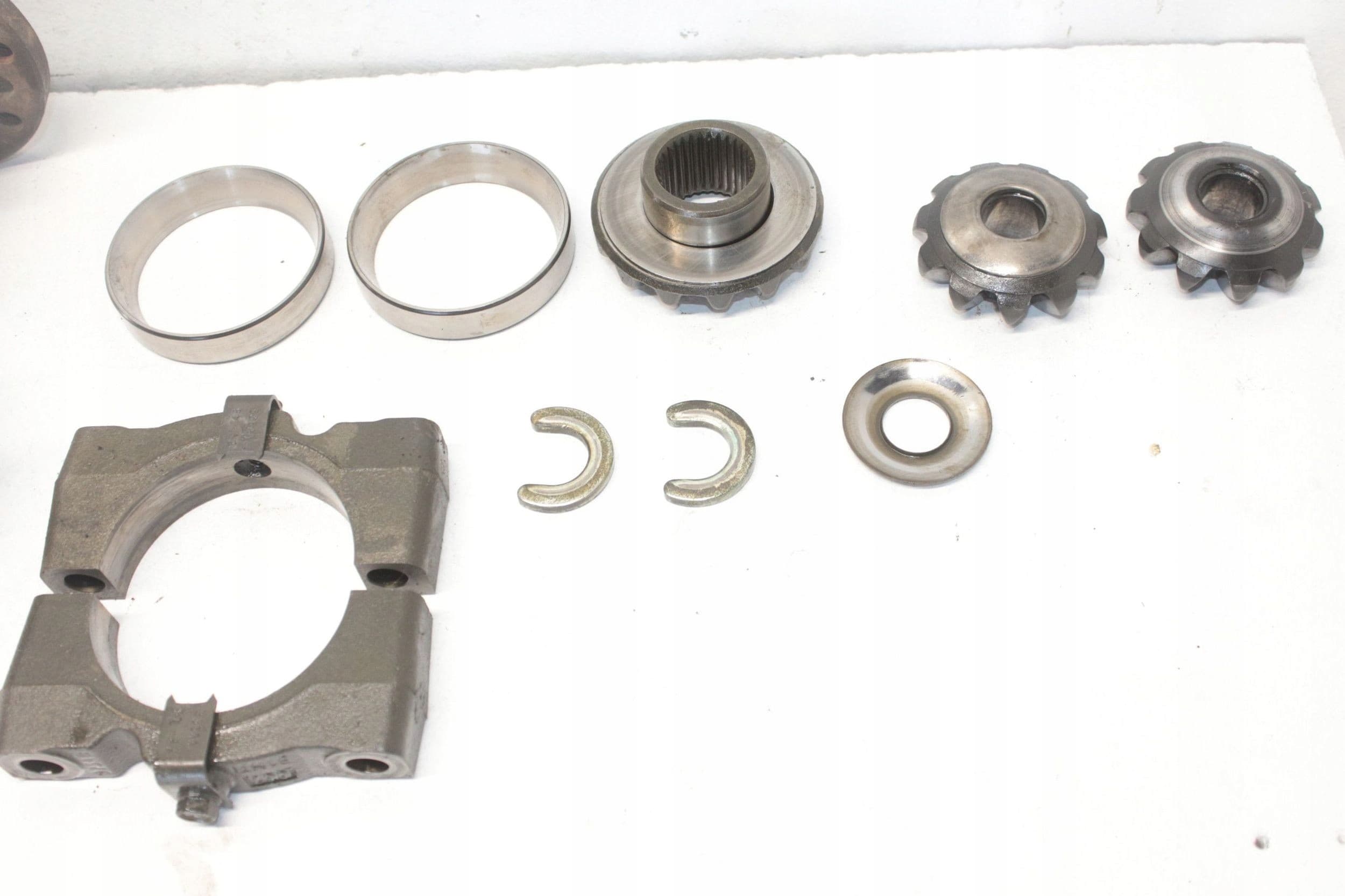 Diferencial Trasero Dodge Ram 1500 DS 2012 68056327AB usado 3