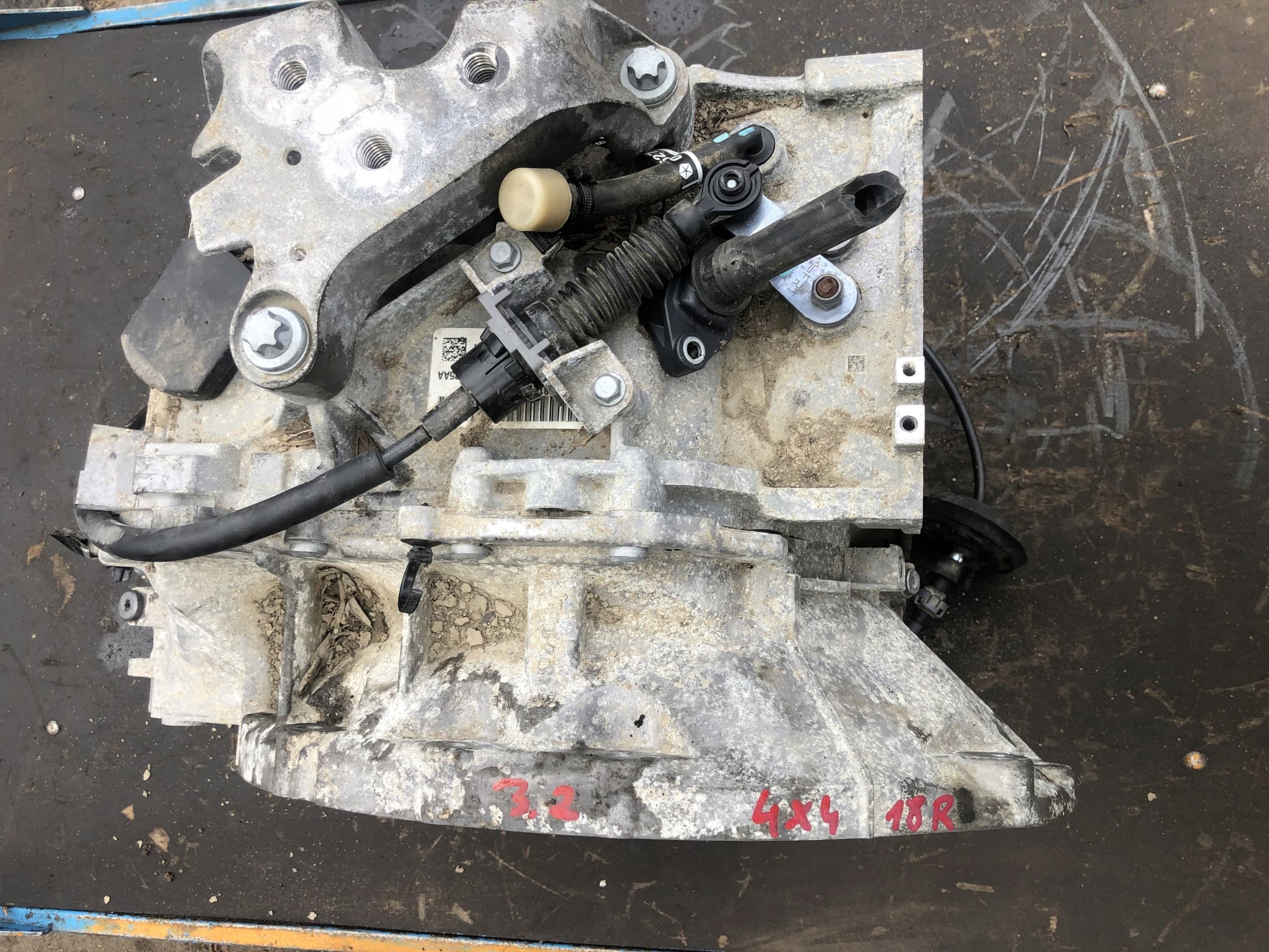 Carcasa de caja de cambios Jeep Cherokee KL 3.2 4x4 usado