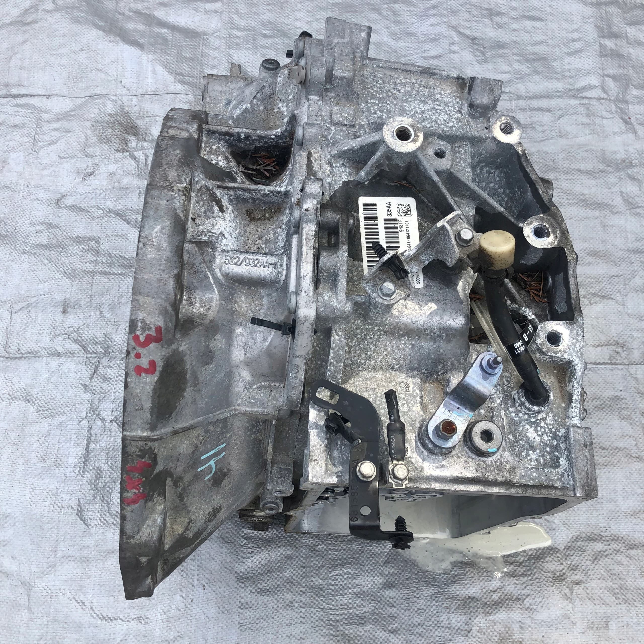 Carcasa de caja de cambios Jeep Cherokee KL 3.2 4x4 usado 8