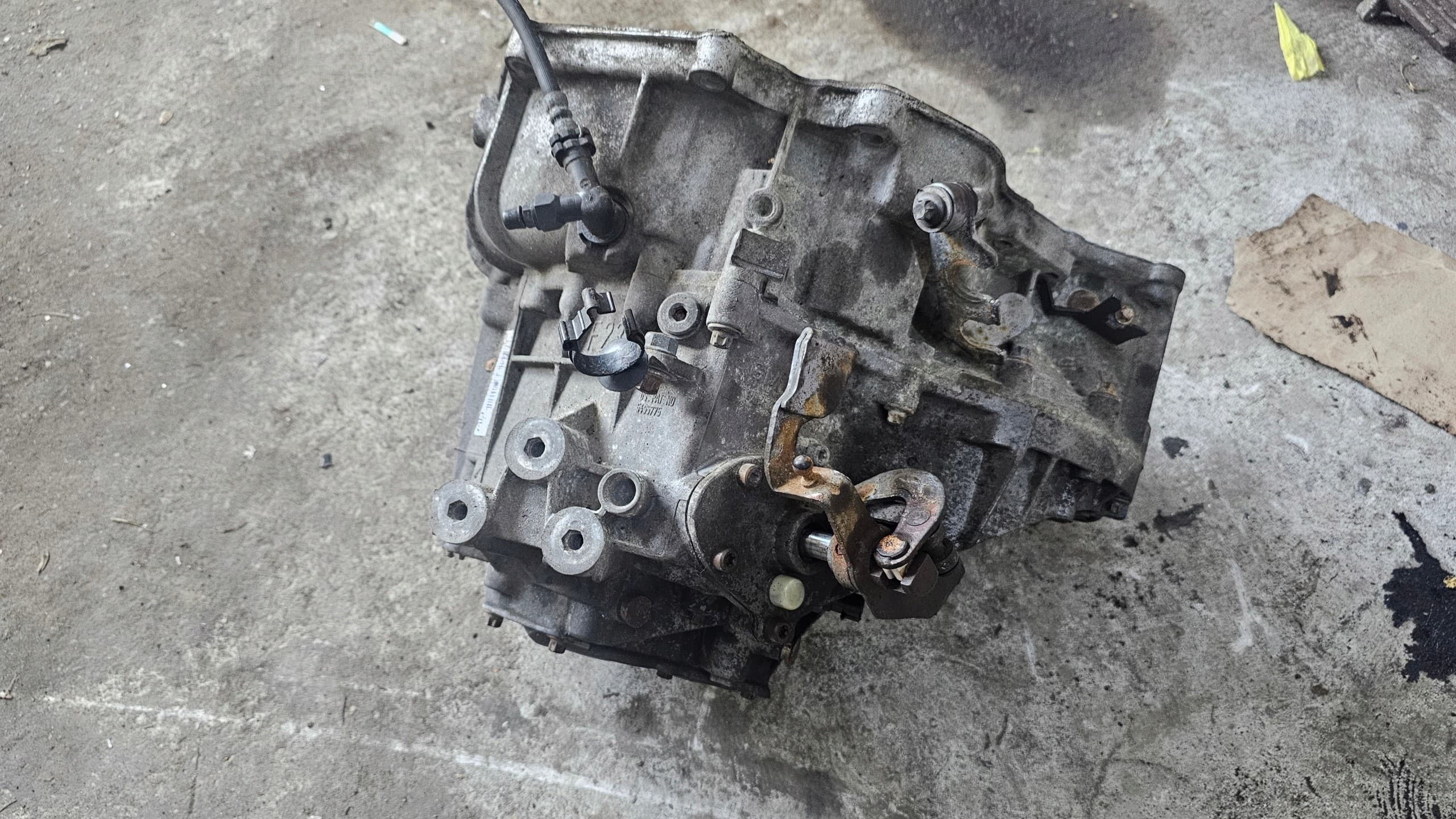 Caja de Cambios Opel F23 Opc 2.0T usado 3