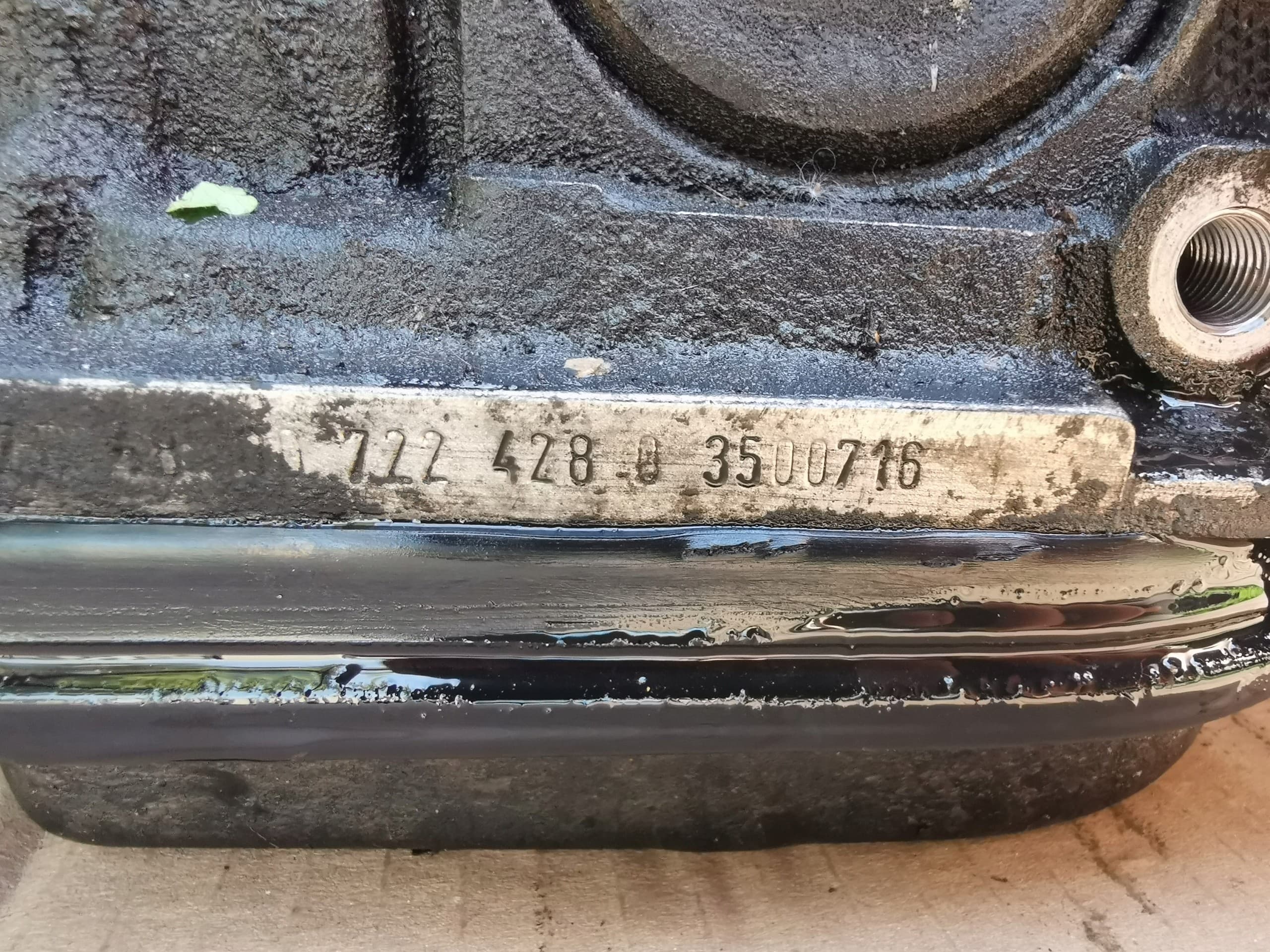 Transmisión automática Mercedes W124 2.5D usado 5