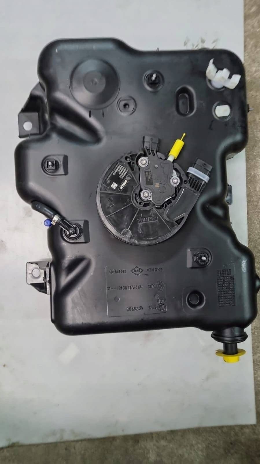 Depósito AdBlue Renault OE 172A22038R para Master Iii 2019 nuevo 3