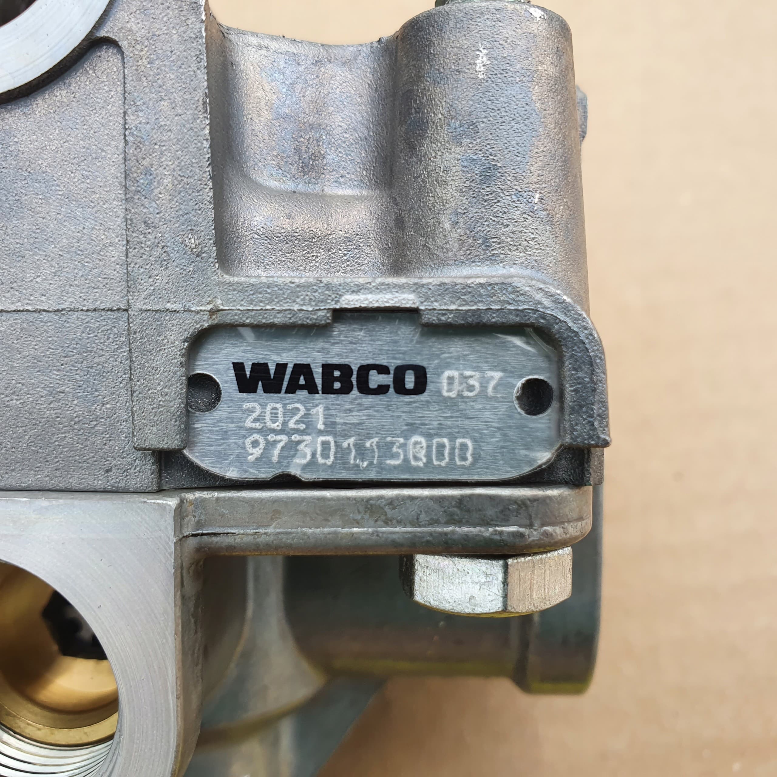 Válvula Wabco 9730113000 nuevo 8