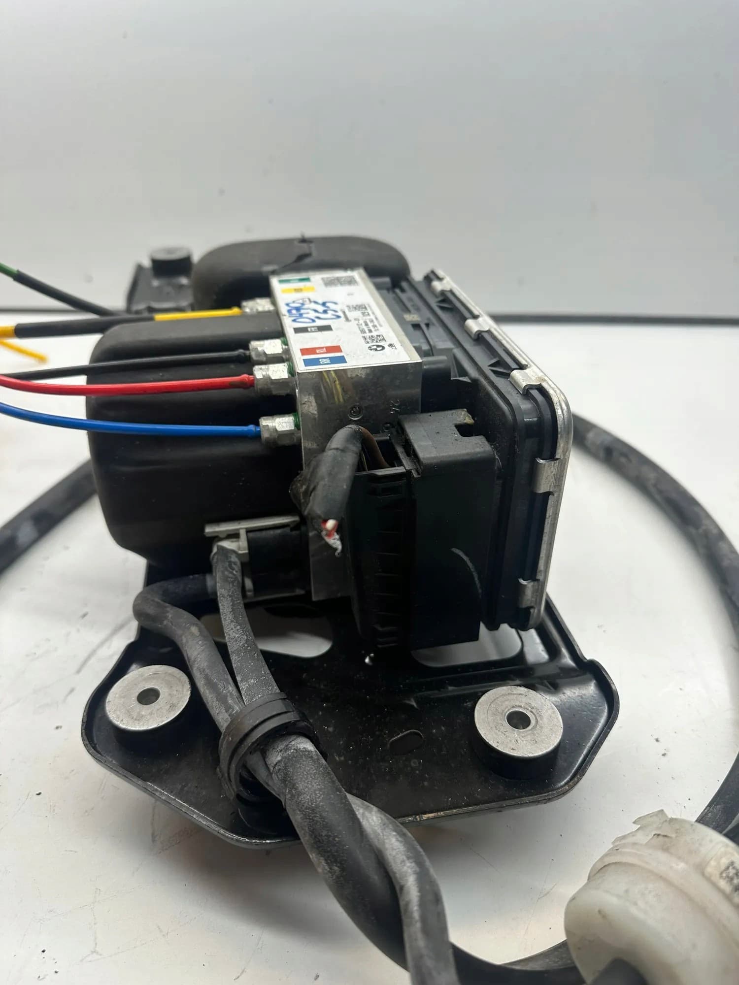 Compresor de suspensión BMW 6897112 3.0L Diésel 195kW 2019 usado 5