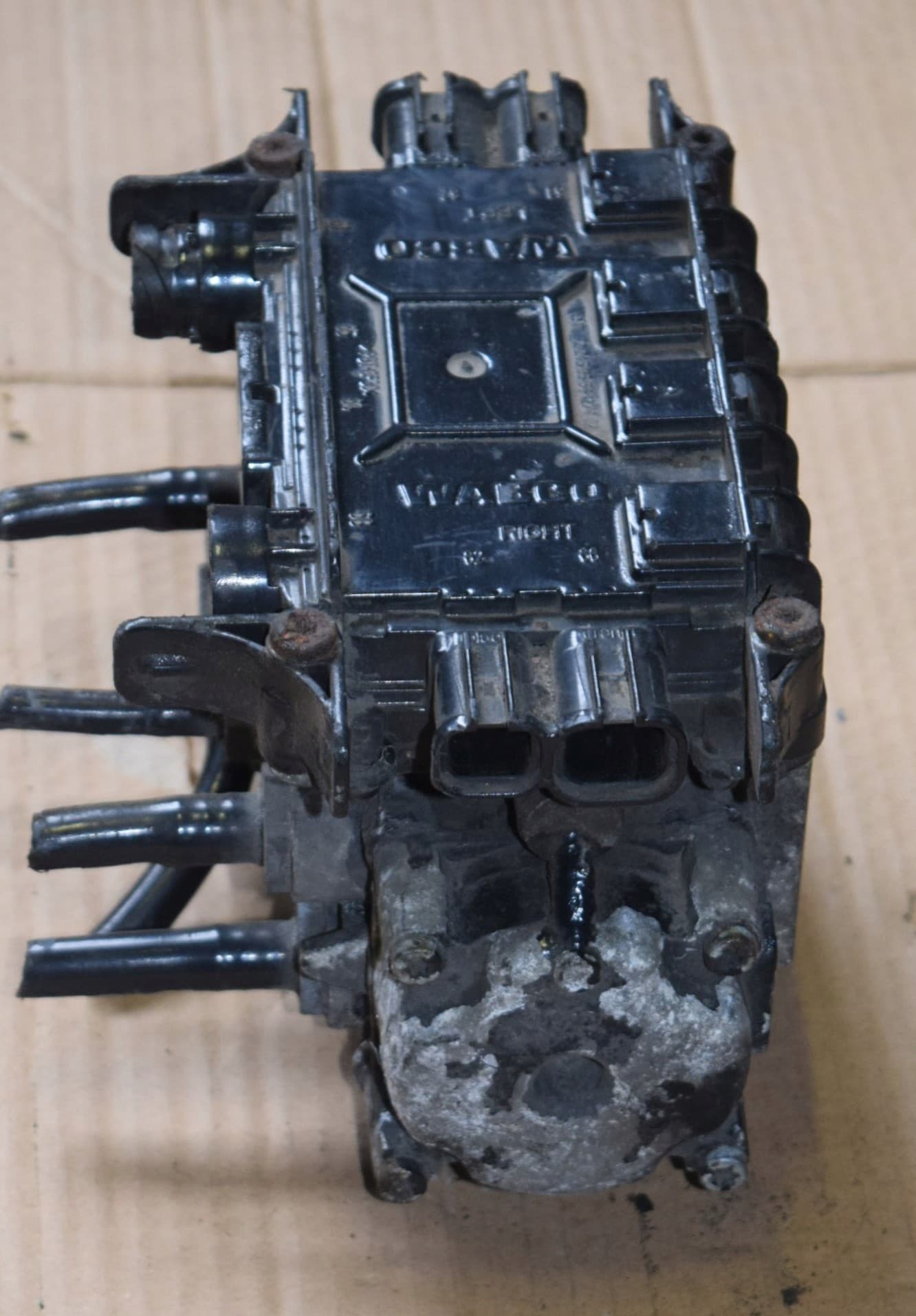 Válvula Modulator Trasera Ebs Man Tgl Tgm 81.52106-6040 usado 4