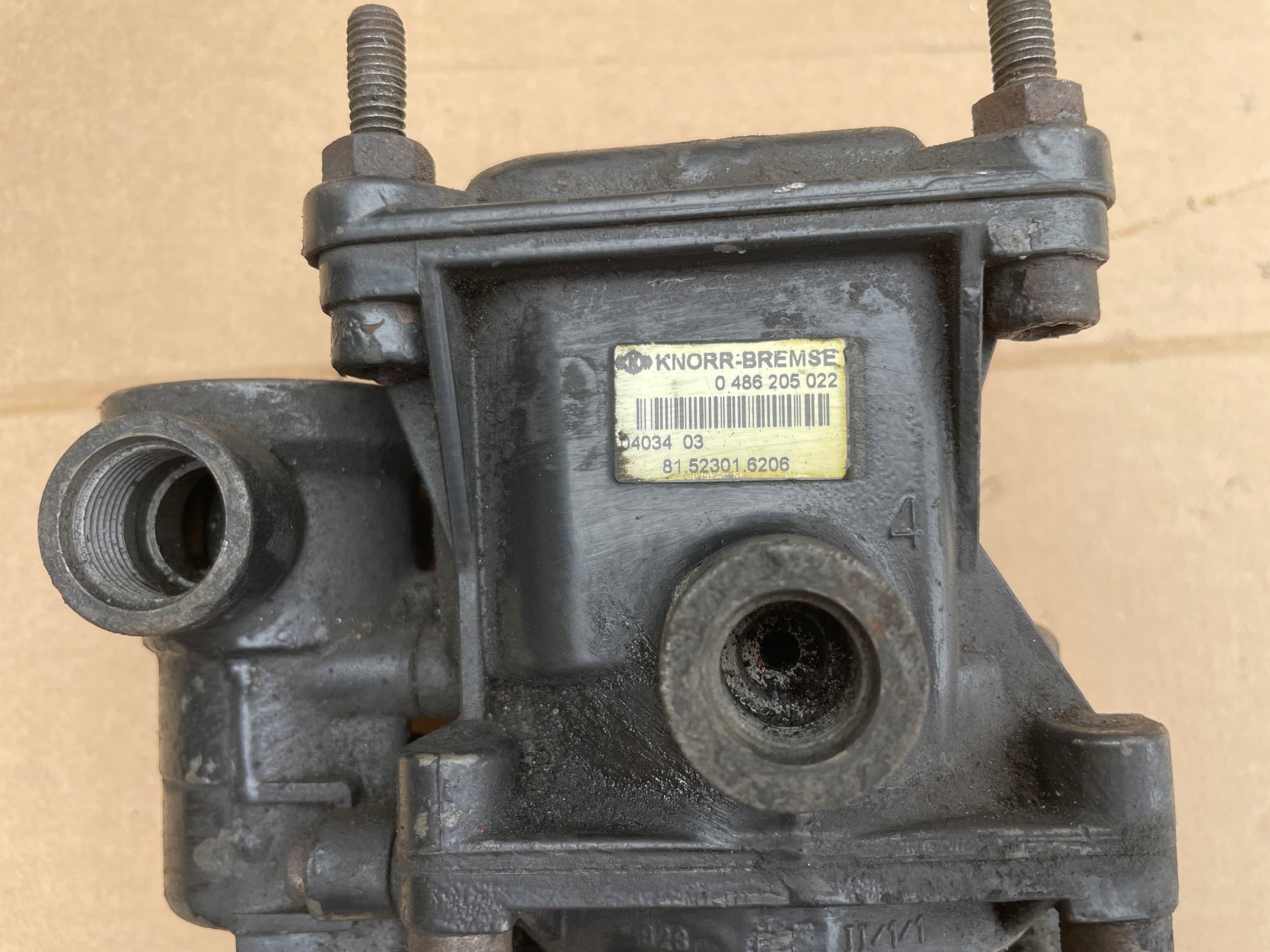 Válvula Moduladora Ebs para Remolques Man Tga 81523016206 usado 2