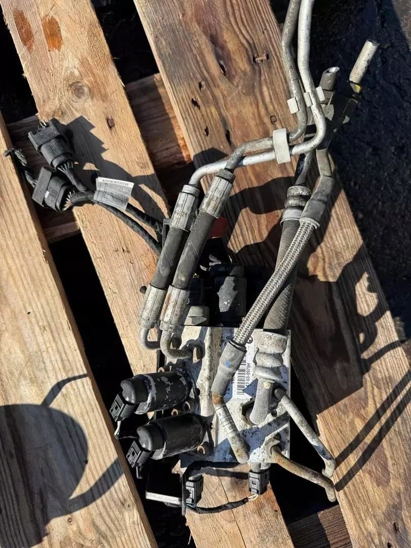 Bomba Compresora de Suspensión BMW Serie 5 E60 E61 6760840 usado