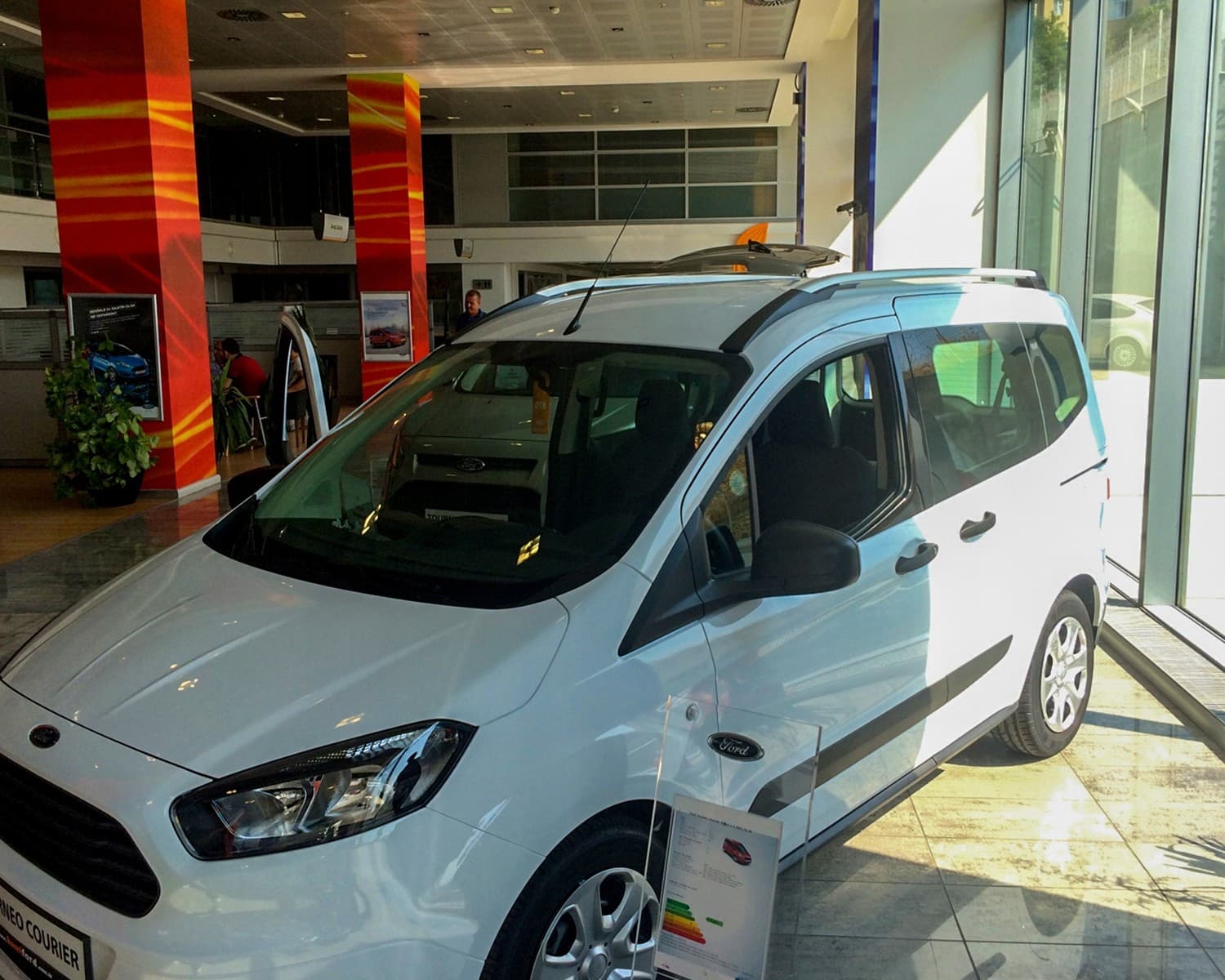Barras de techo Ford Transit Courier 2014 nuevo 2