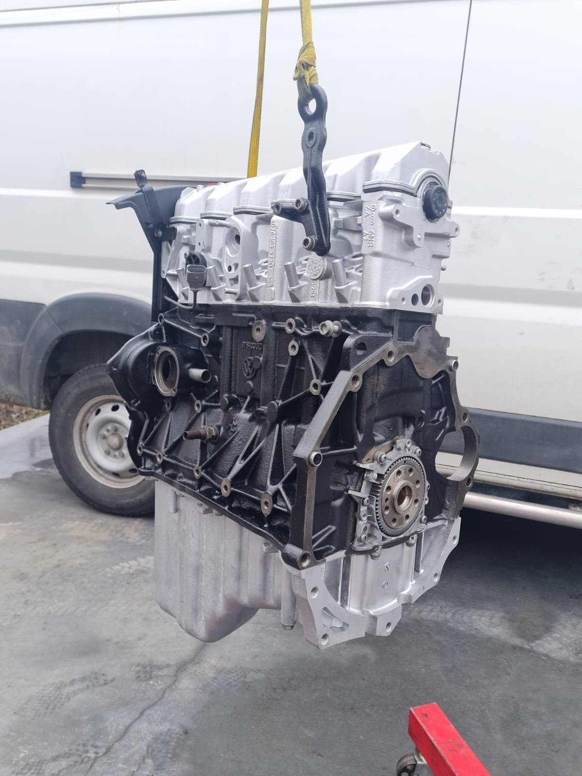 Motor Volkswagen VW Crafter 2.5 TDI Cecb reacondicionado 5