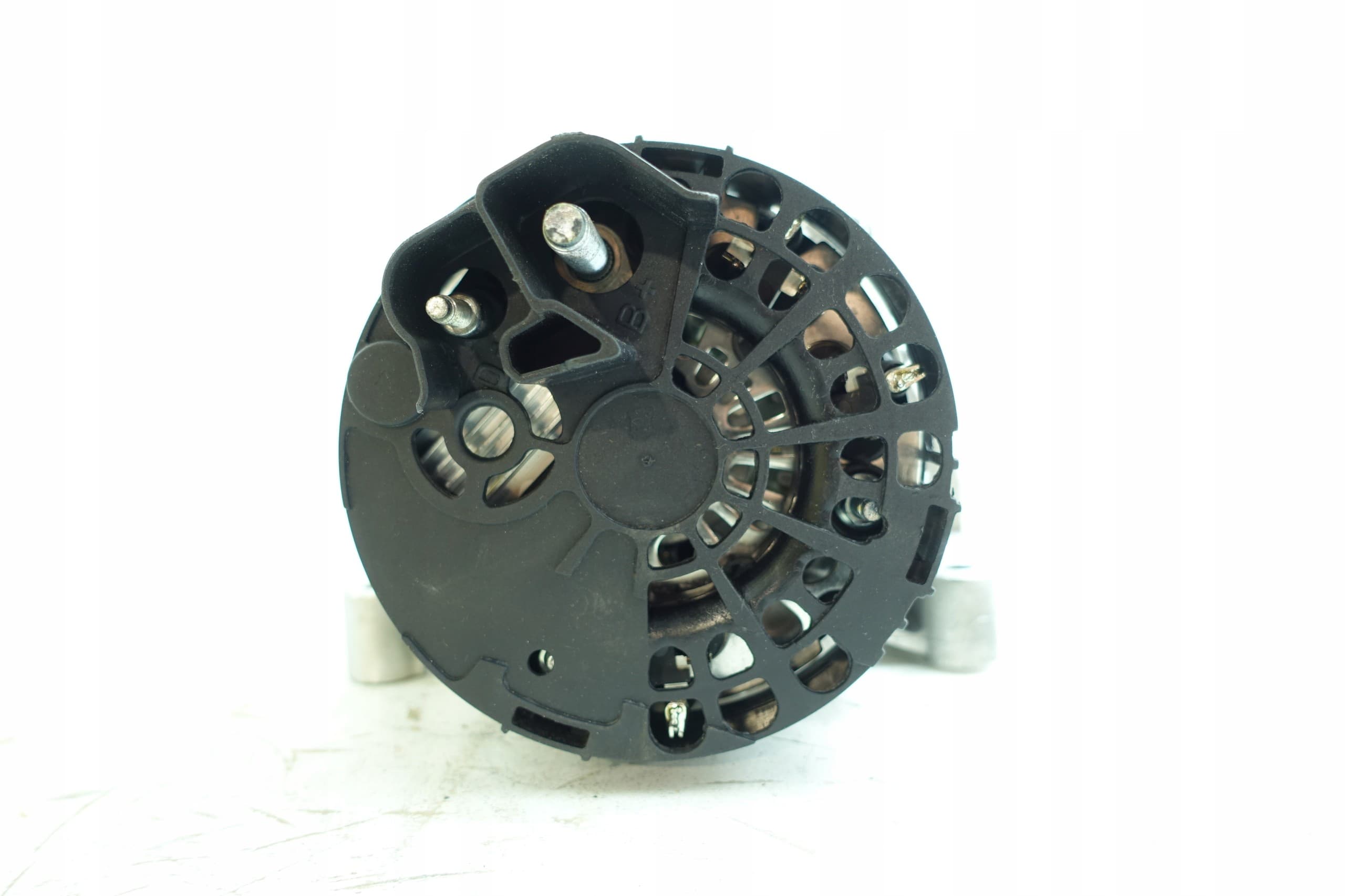 Alternador Hella 8EL 012 430-391 nuevo 7