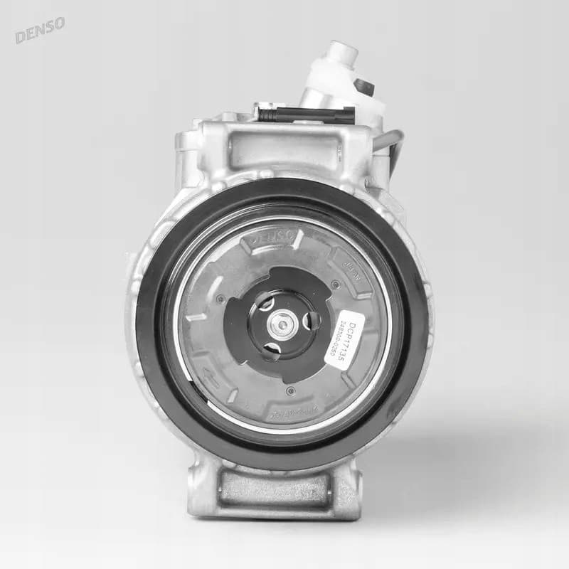 Compresor de aire acondicionado Denso DCP17135 usado 4