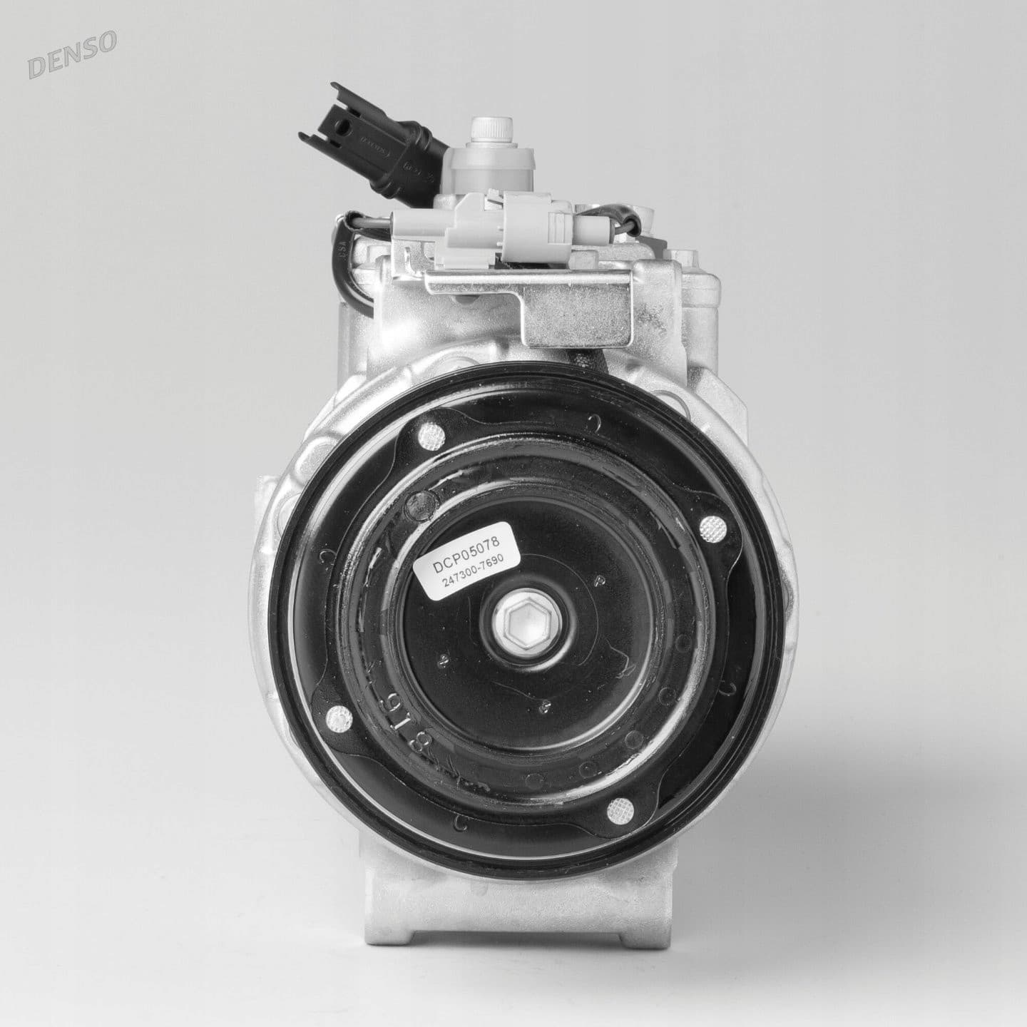 Compresor de aire acondicionado Denso DCP05078 usado 10
