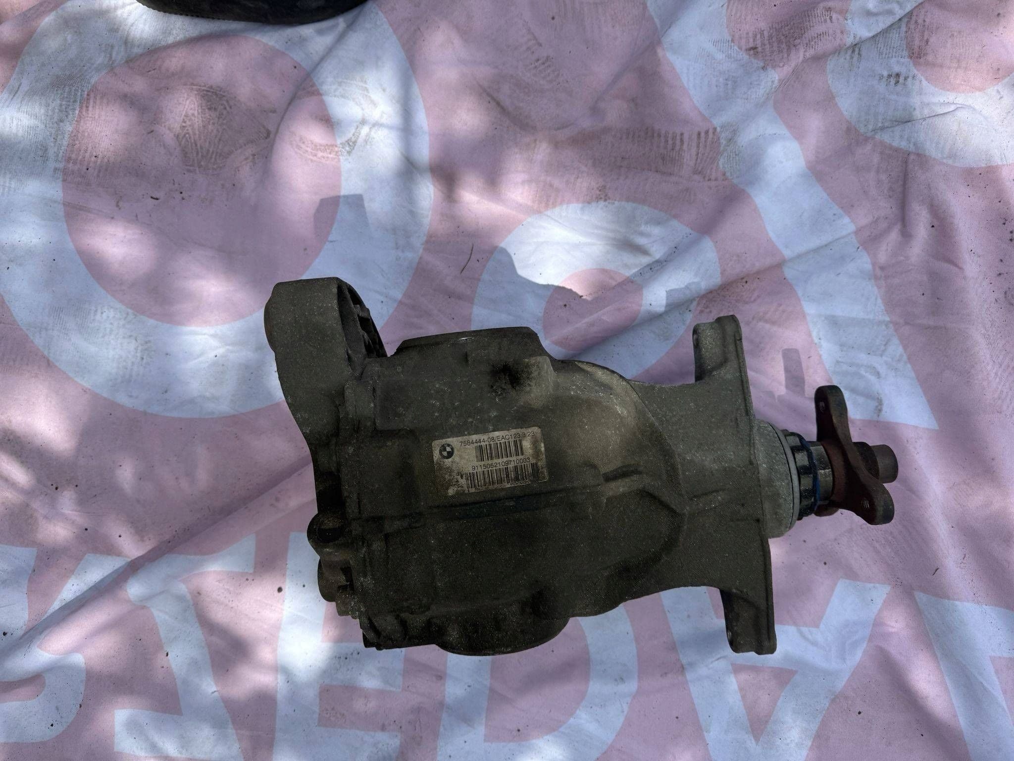Diferencial trasero BMW Serie 5 F10 F11 7584444 usado