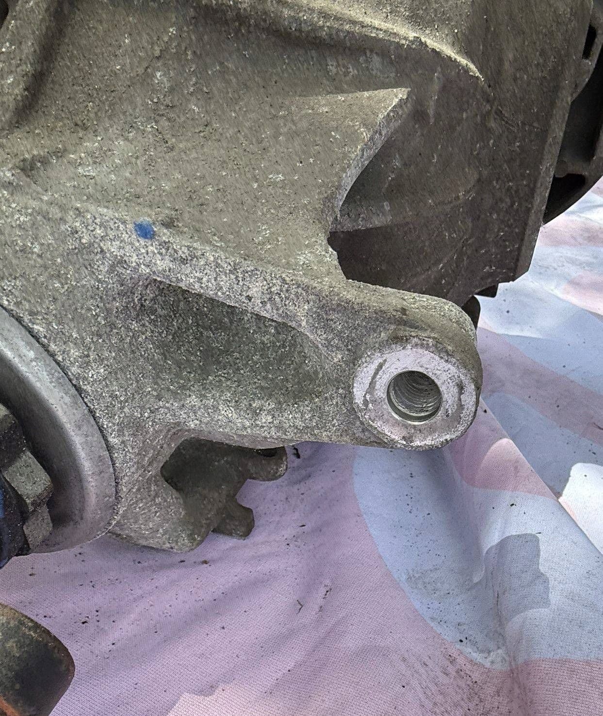 Diferencial trasero BMW Serie 5 F10 F11 7584444 usado 3