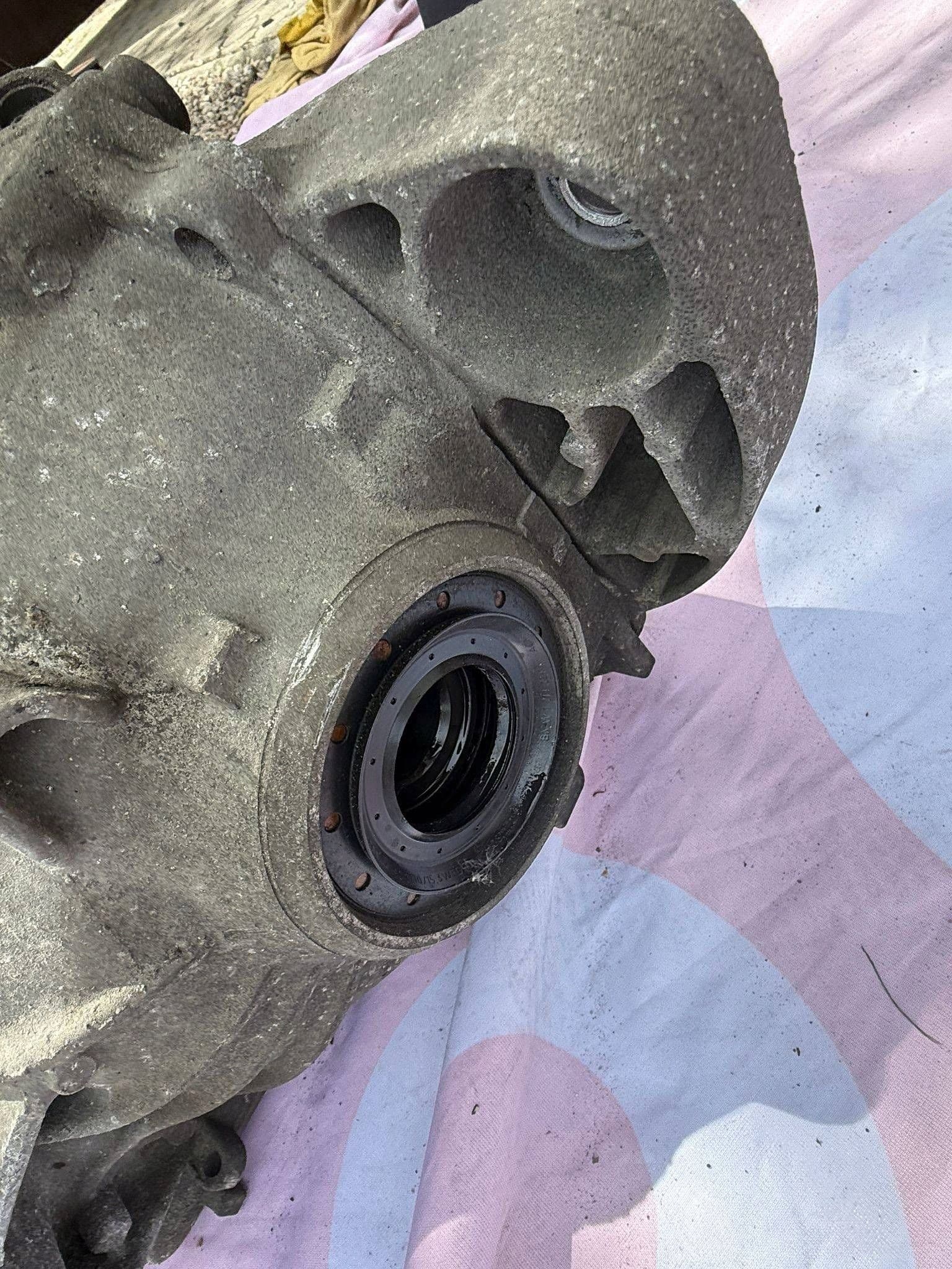 Diferencial trasero BMW Serie 5 F10 F11 7584444 usado 6