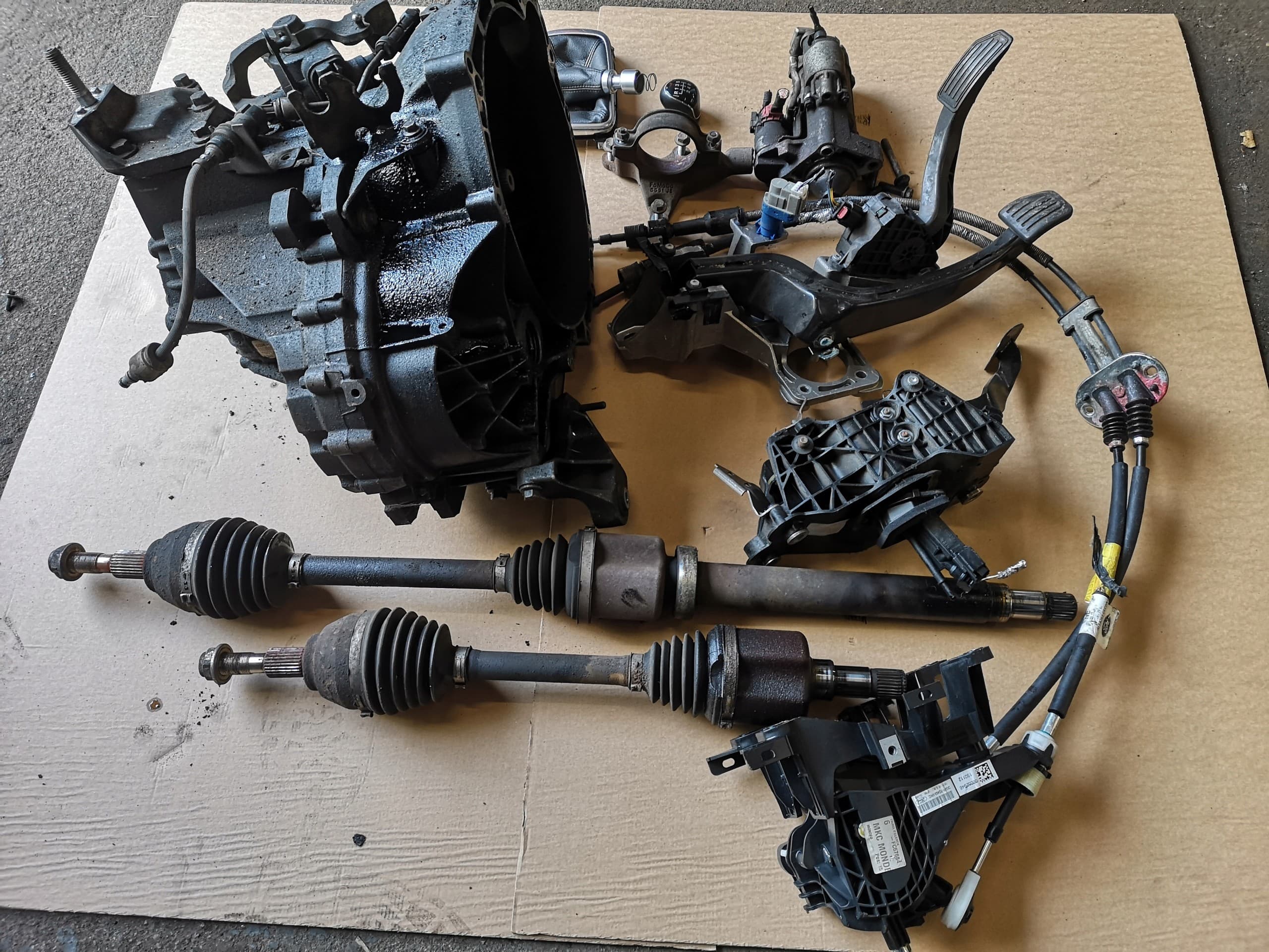 Espaciador de Caja de Cambios Ford MK5 2.0 Tdci usado 3