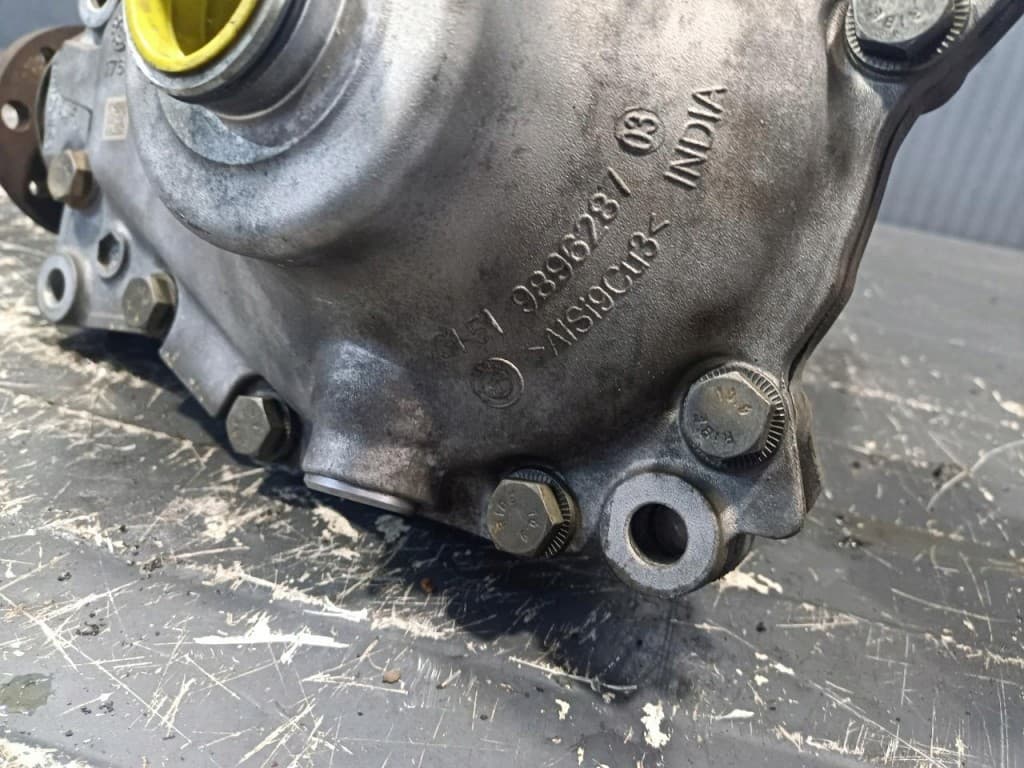 Reductor BMW G82 9896286 usado 3