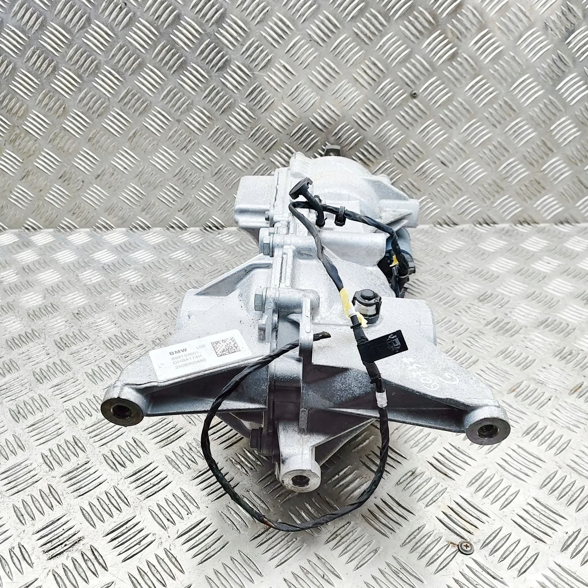 Reductor Trasero BMW X2 (U10) 8600483 34497397 2.0L 233kW 2025 usado 2