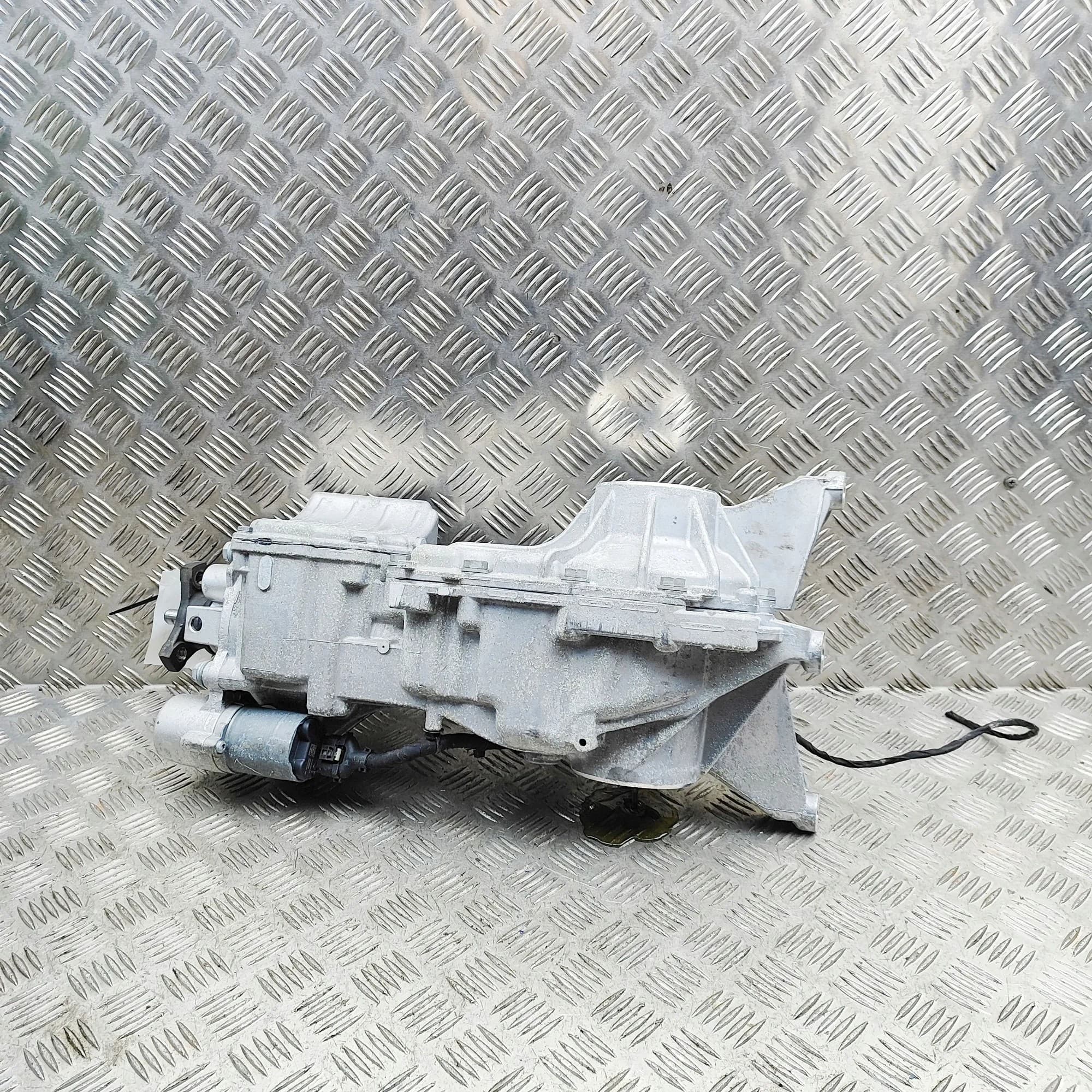 Reductor Trasero BMW X2 (U10) 8600483 34497397 2.0L 233kW 2025 usado 5