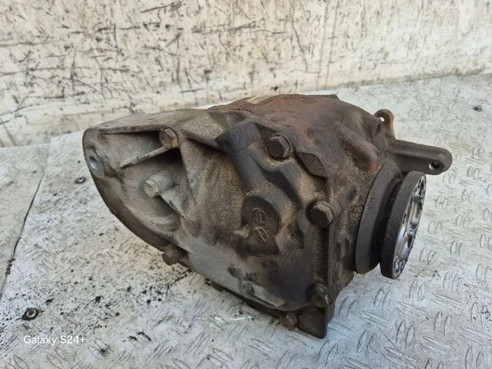 Reductor trasero BMW X1 (E84) 323 2.0L diésel 105kW 2010 usado