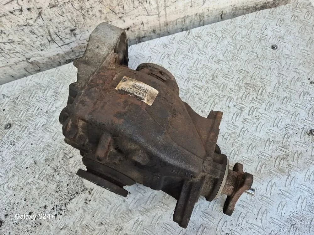 Reductor trasero BMW X1 (E84) 323 2.0L diésel 105kW 2010 usado 5