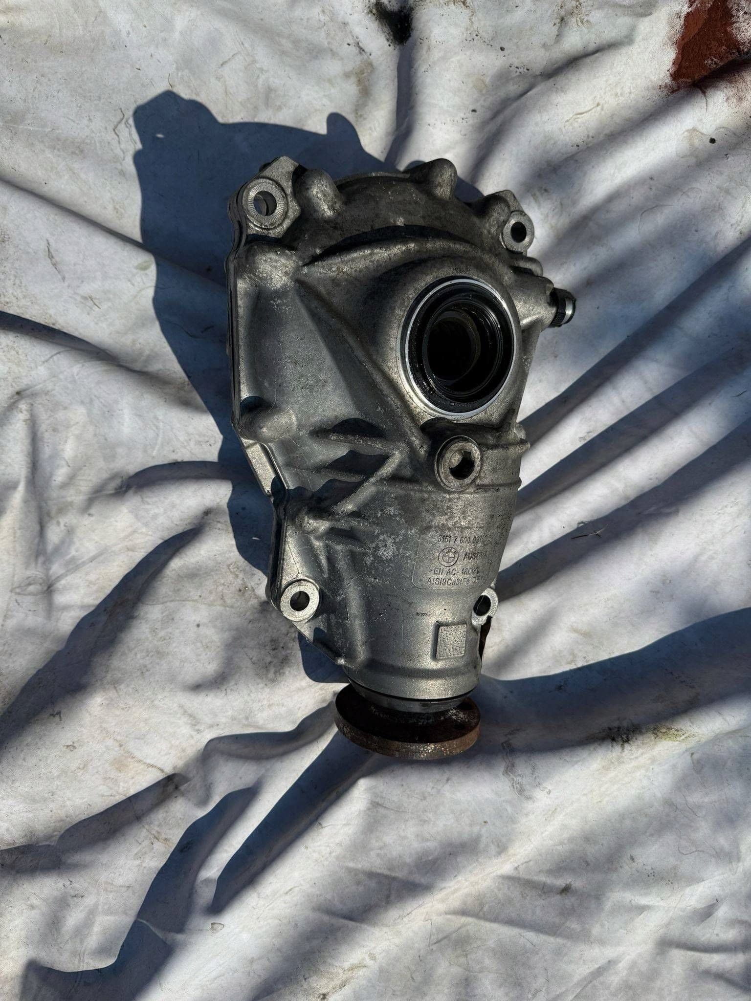Diferencial delantero BMW Serie 5 F10 F11 7584519 usado 4