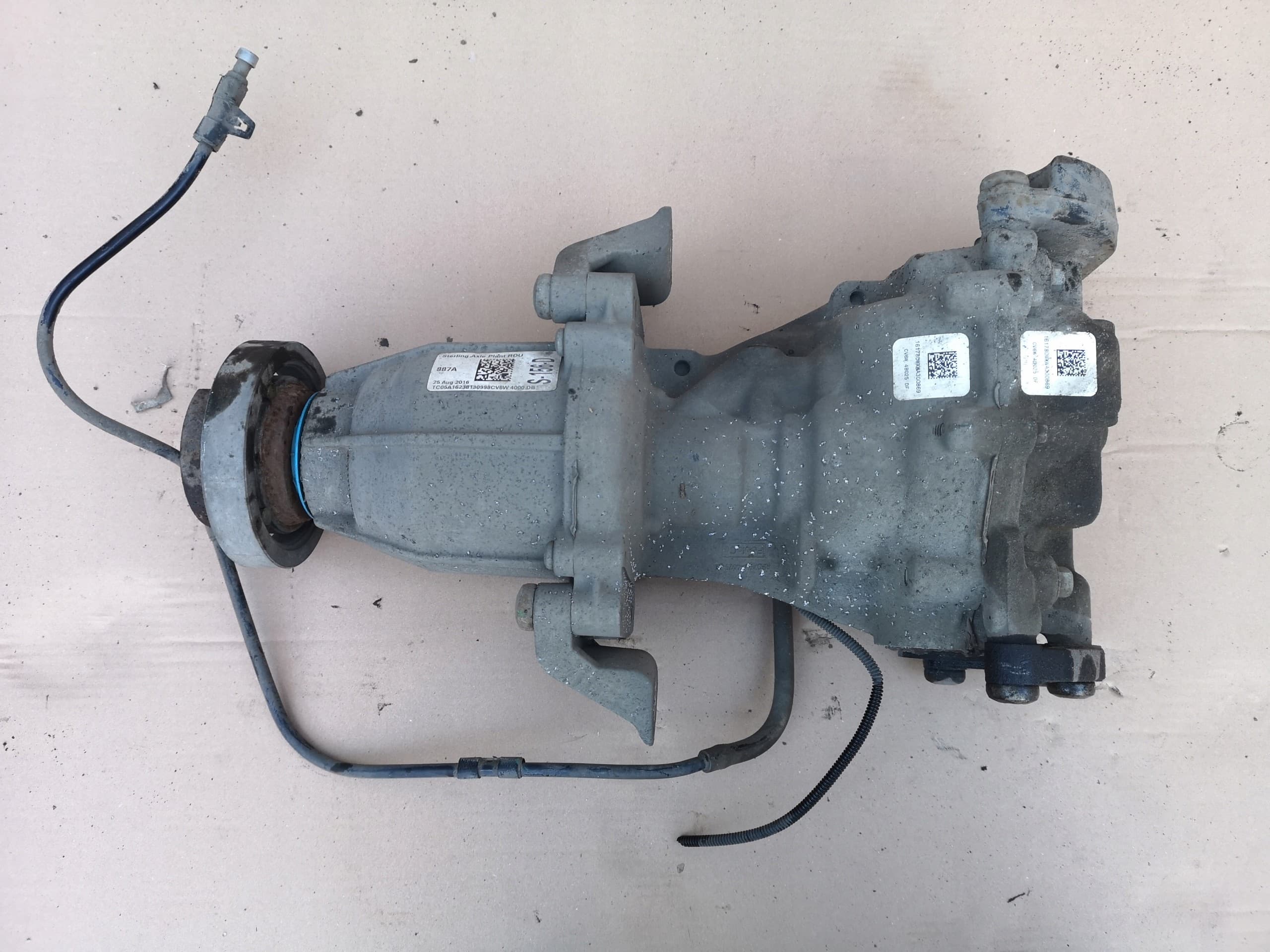 Puente trasero original Ford Kuga MK2 Lift 2013-2018 2.0 TDCi usado