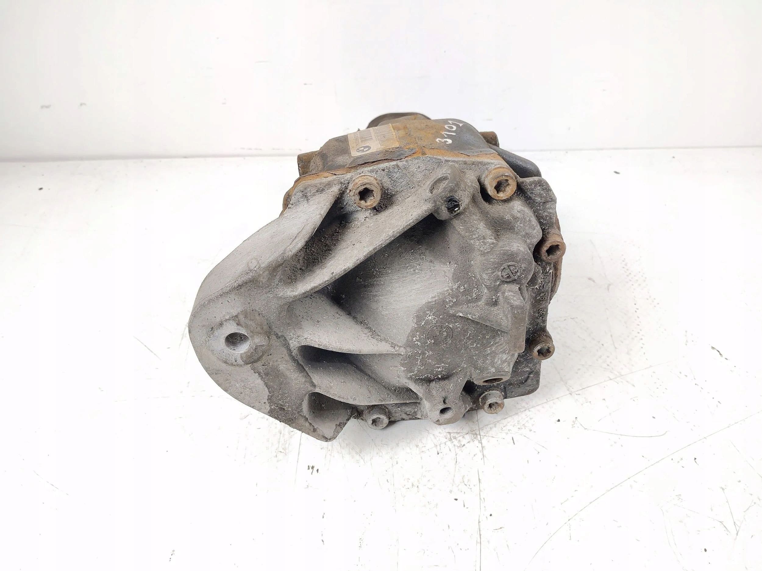 Diferencial trasero BMW Serie 3 F30 F35 F31 2011 7605589 usado 3