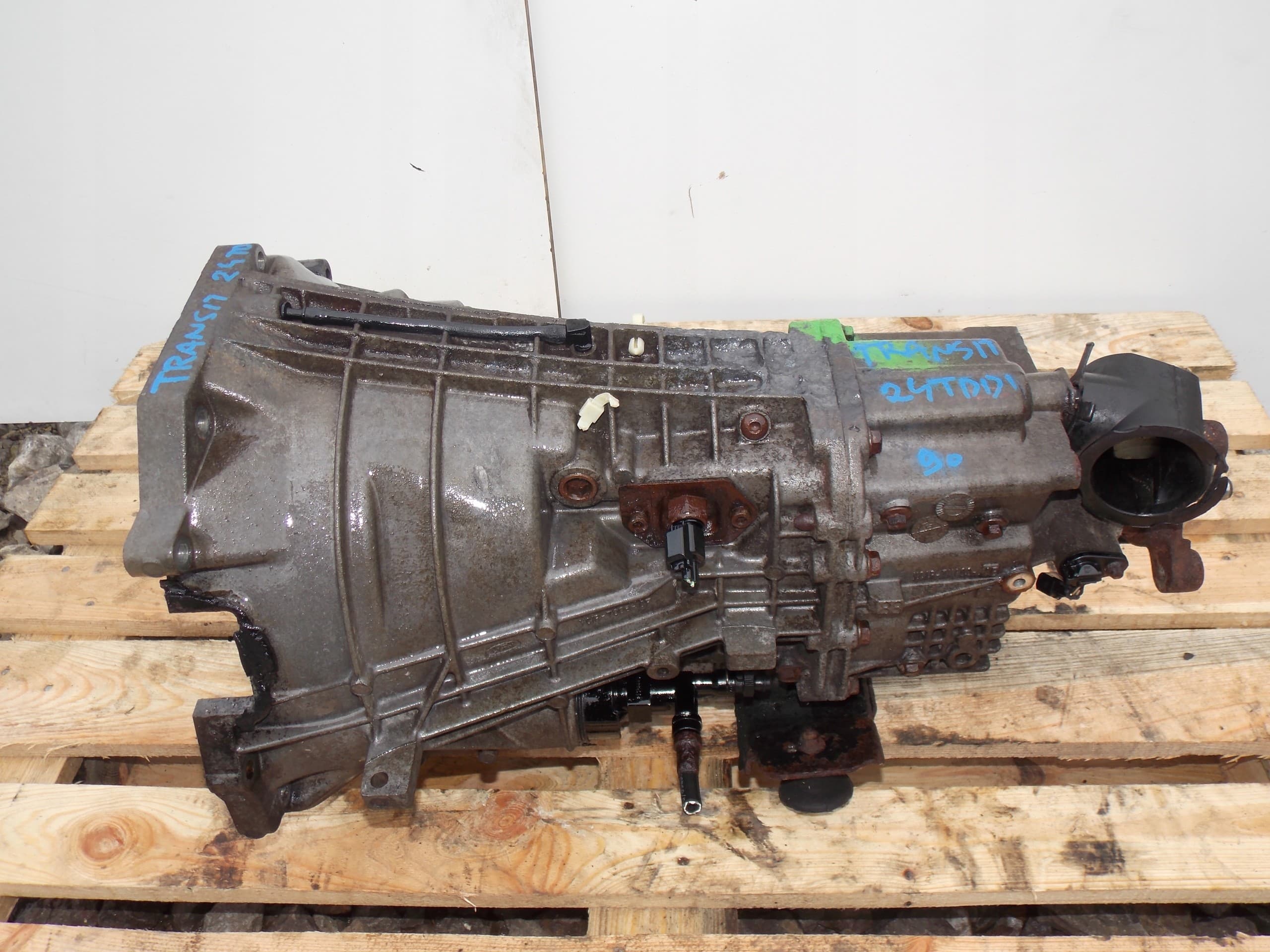 Caja de cambios Ford Transit 2.4 TDDi 90 usado