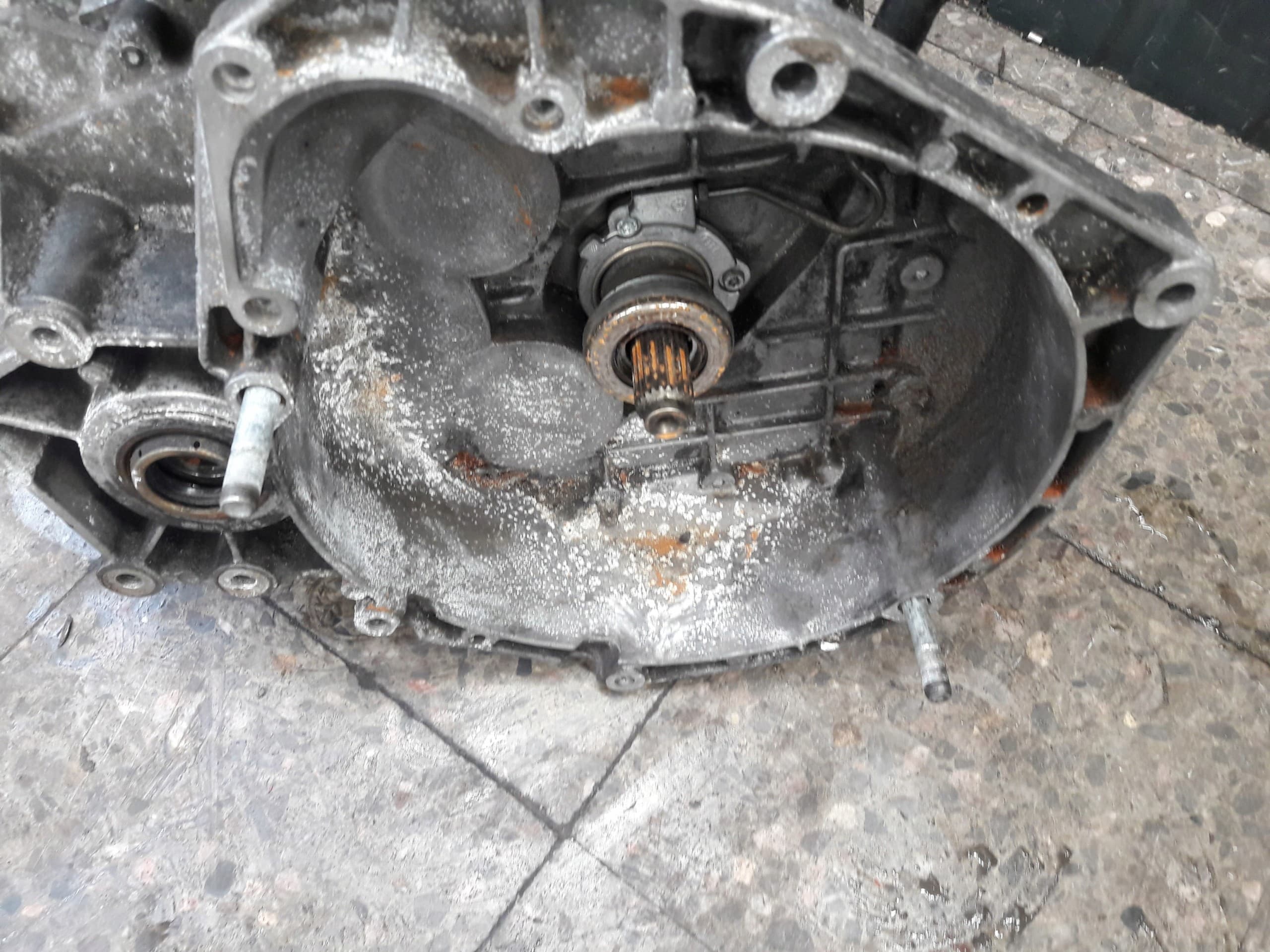 Caja de cambios Fgp 55350926 para Alfa Romeo 159 2.4L Jtd usado 2