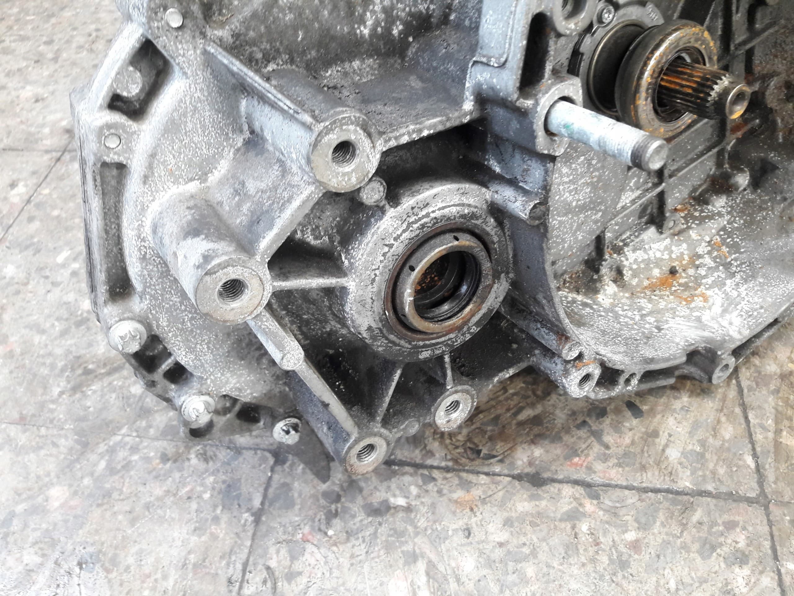 Caja de cambios Fgp 55350926 para Alfa Romeo 159 2.4L Jtd usado 3