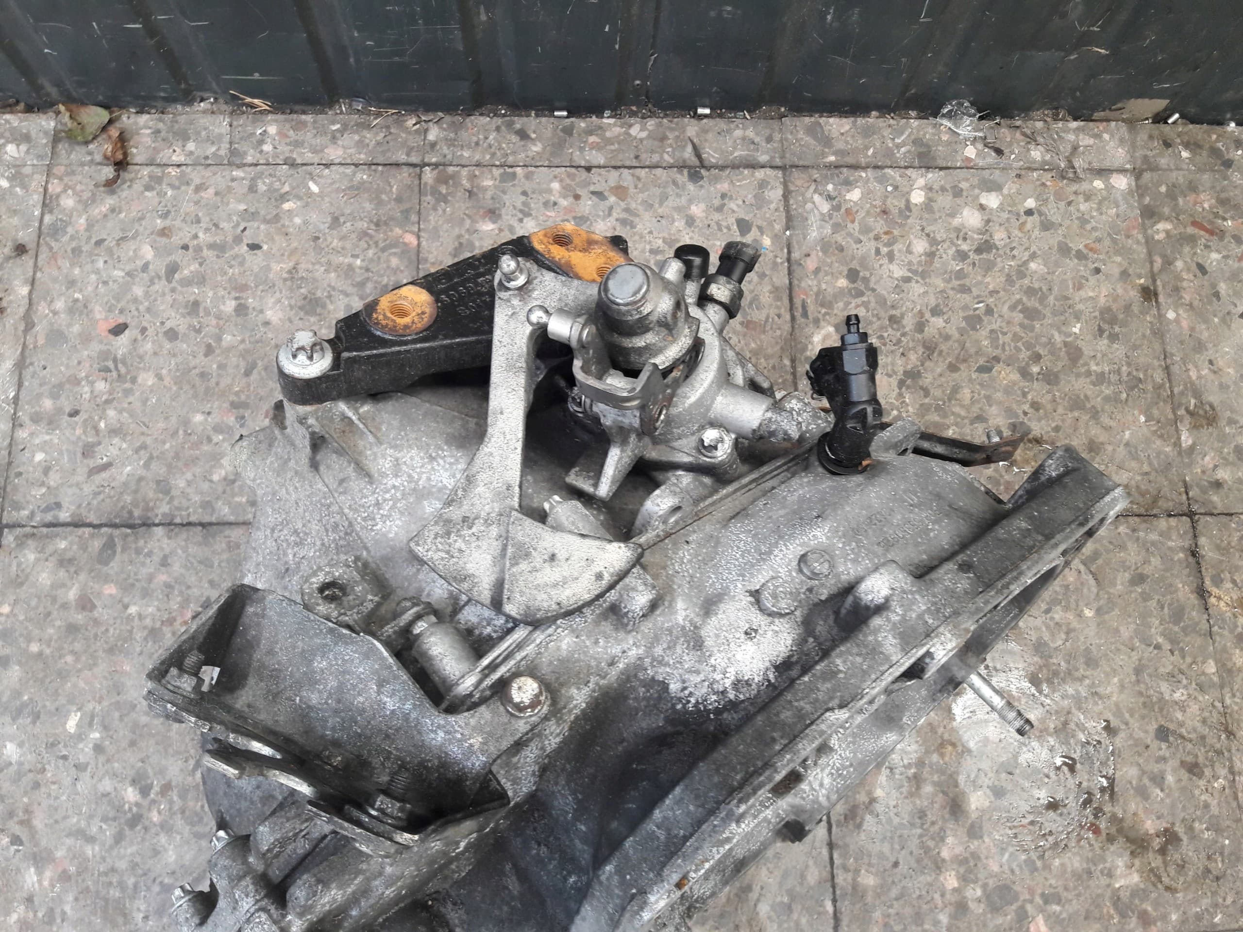 Caja de cambios Fgp 55350926 para Alfa Romeo 159 2.4L Jtd usado 4