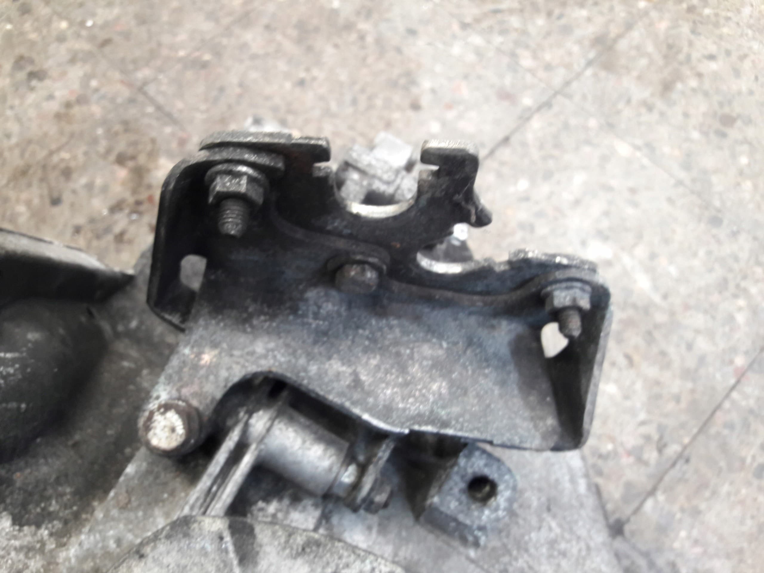 Caja de cambios Fgp 55350926 para Alfa Romeo 159 2.4L Jtd usado 8