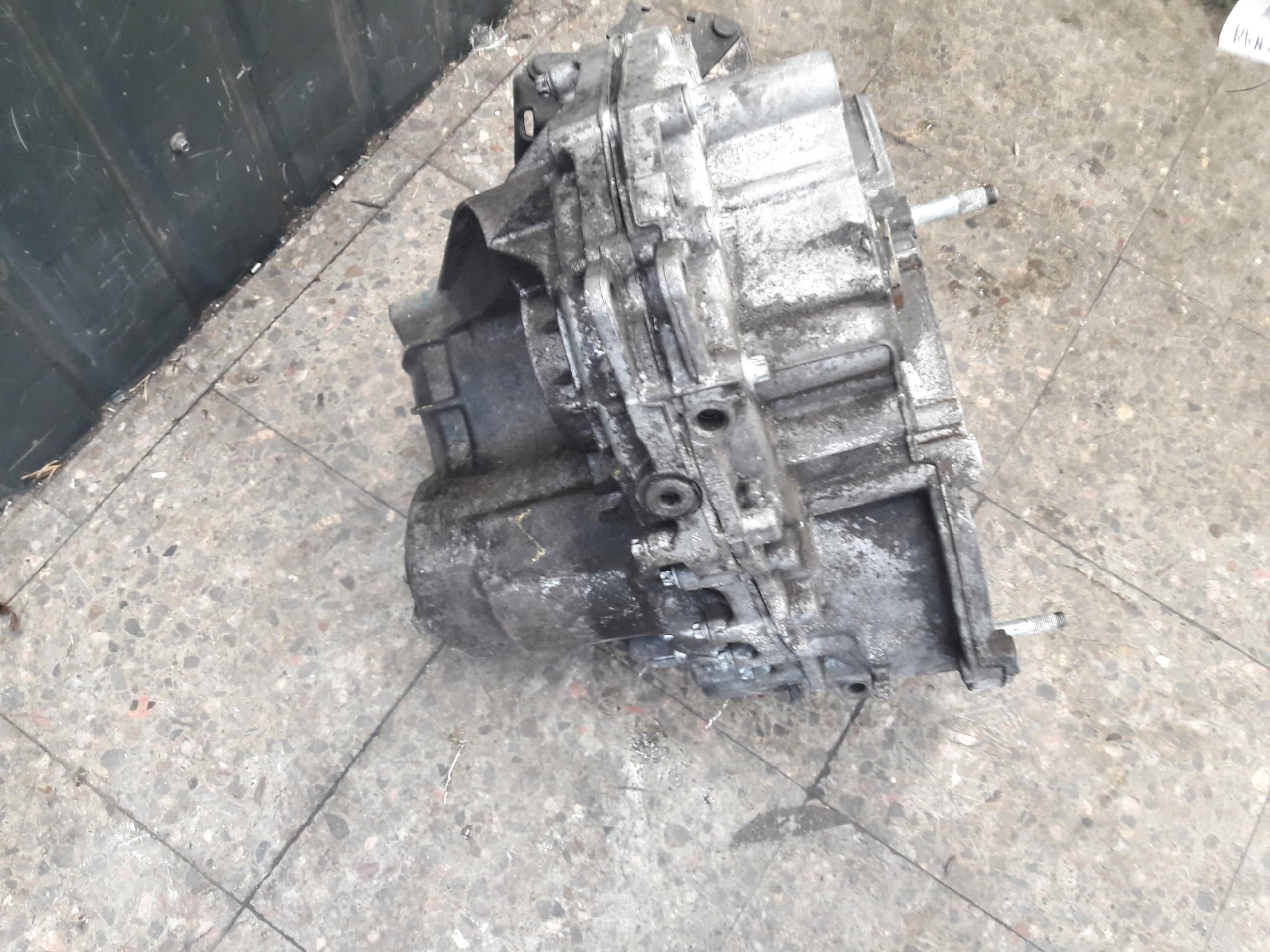 Caja de cambios Fgp 55350926 para Alfa Romeo 159 2.4L Jtd usado 9