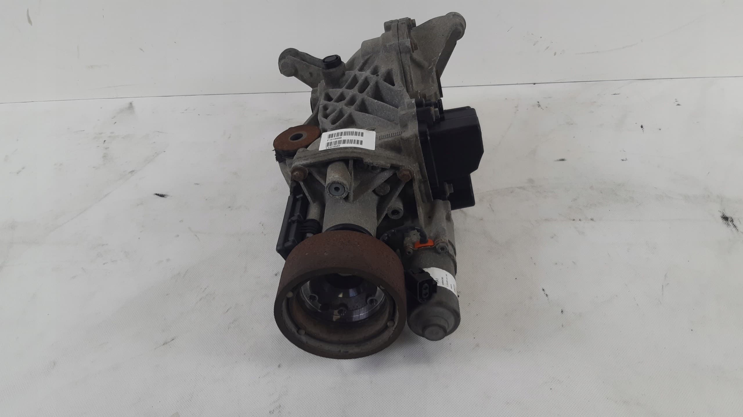 Puente de diferencial trasero Volvo XC60 2.4 D5 Lift P1216688 usado 2