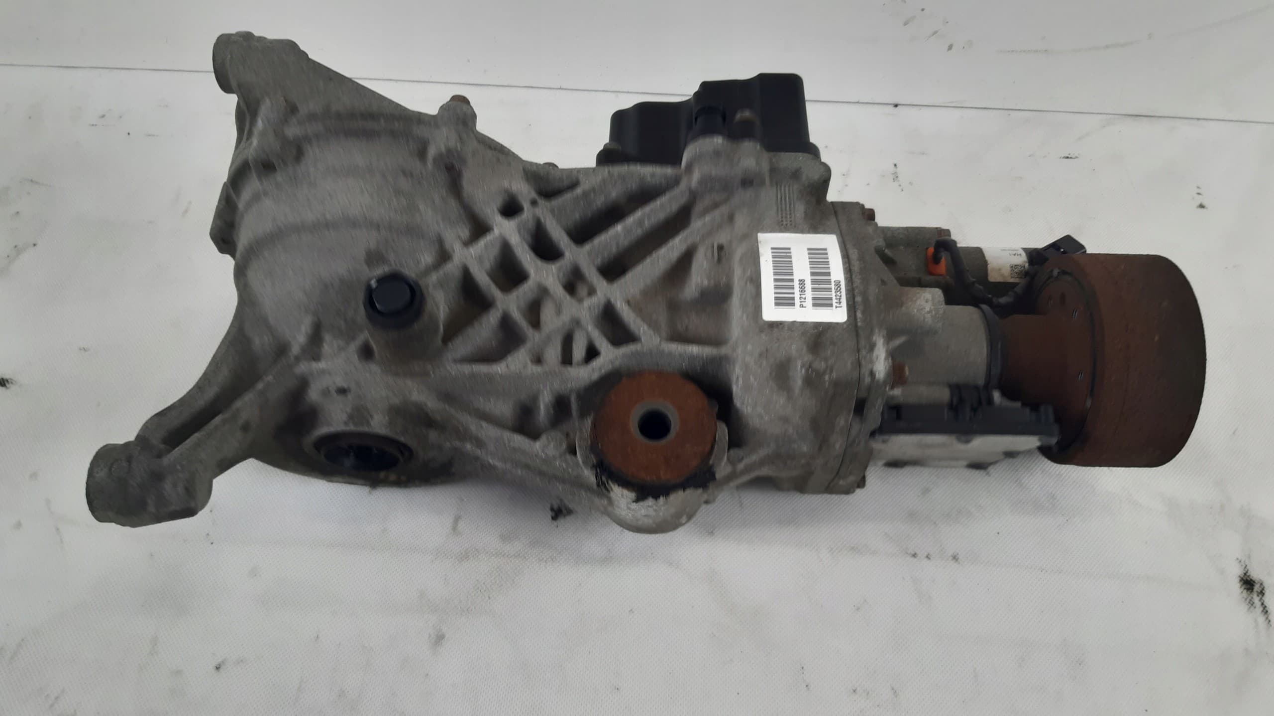 Puente de diferencial trasero Volvo XC60 2.4 D5 Lift P1216688 usado 4