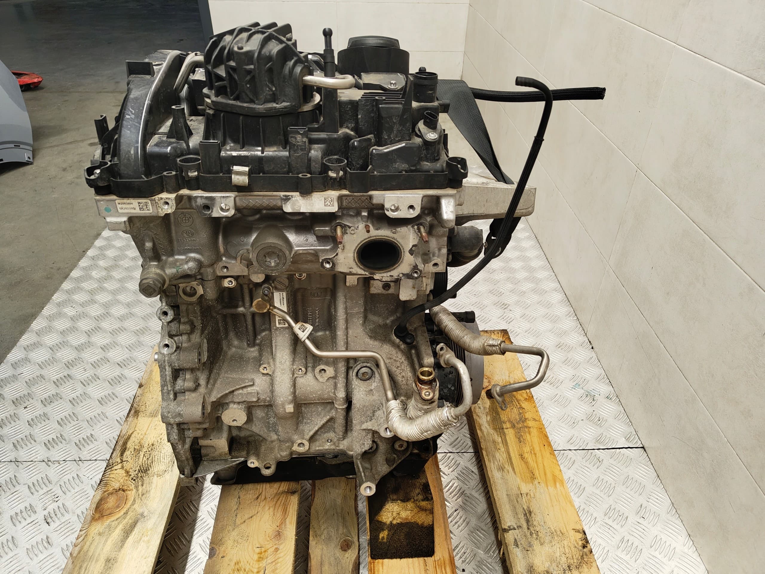 Motor de gasolina BMW F40 F45 F46 B38A15A usado 5
