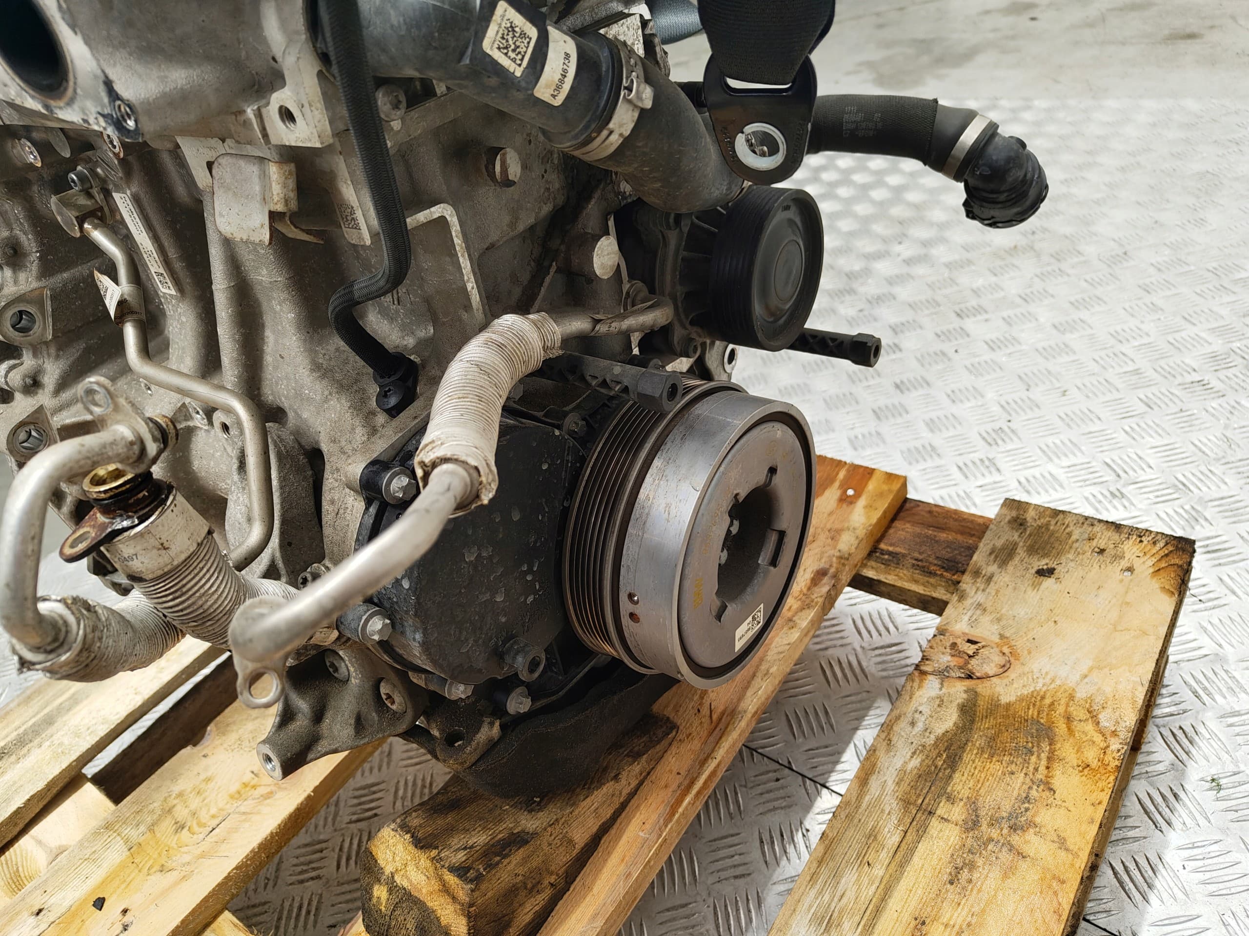 Motor de gasolina BMW F40 F45 F46 B38A15A usado 7