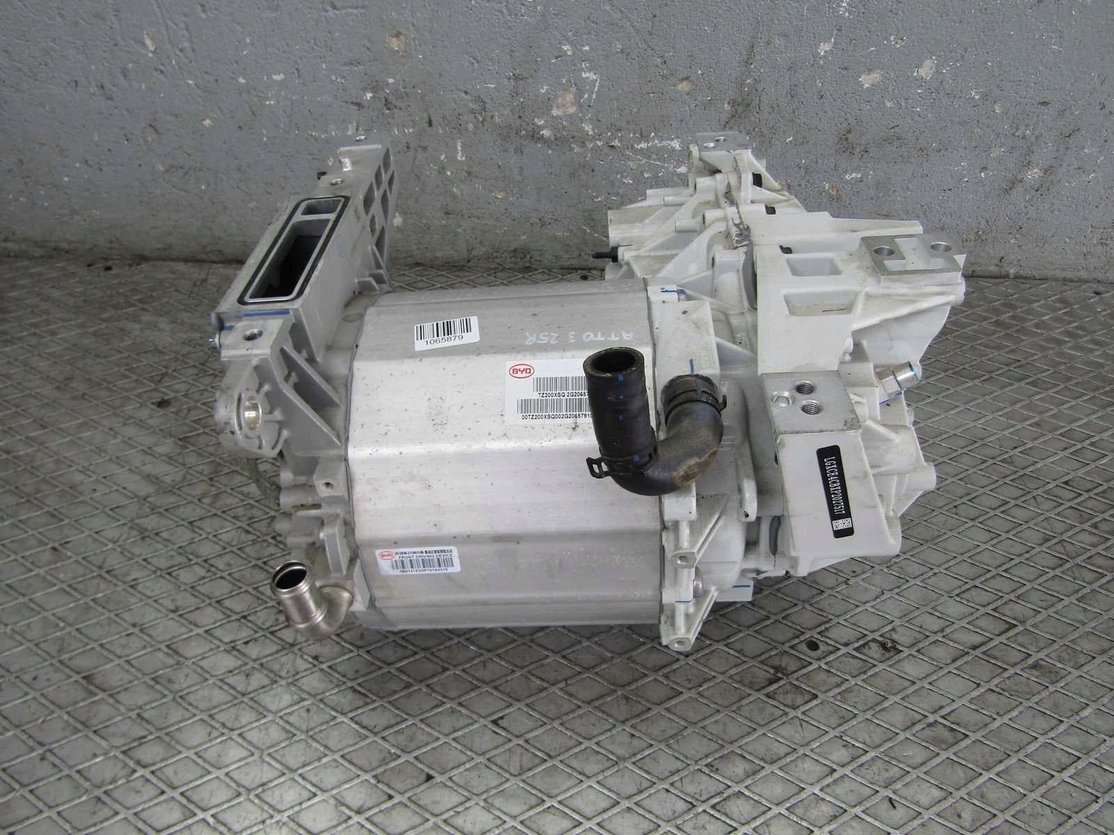 Motor eléctrico Byd Atto 3 25R SC2EM-2104010B usado