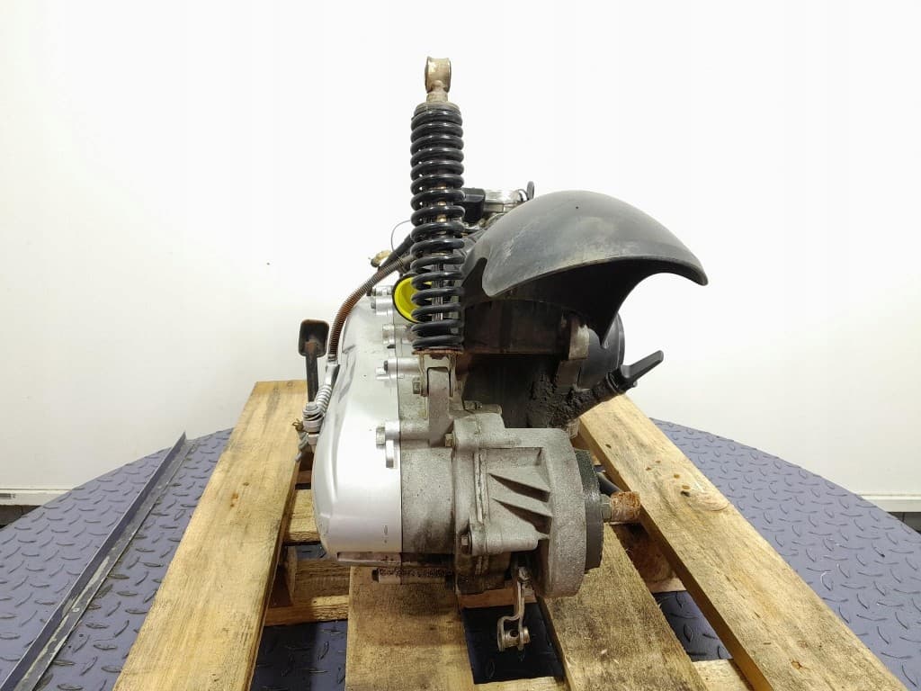 Motor de gasolina Longjia Estate 2.8 HP 50 4T LJ1P370QMB usado 3